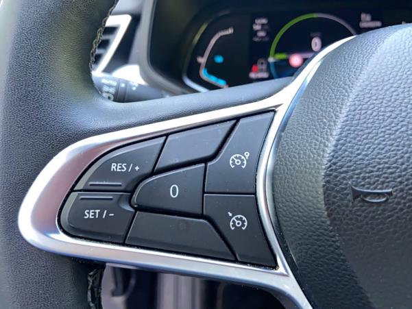 Vente en ligne Renault Clio 5 Clio E-Tech 140 - 21N au prix de 18 990 €