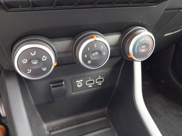 Vente en ligne Renault Clio 5 Clio TCe 90 - 21 au prix de 13 490 €