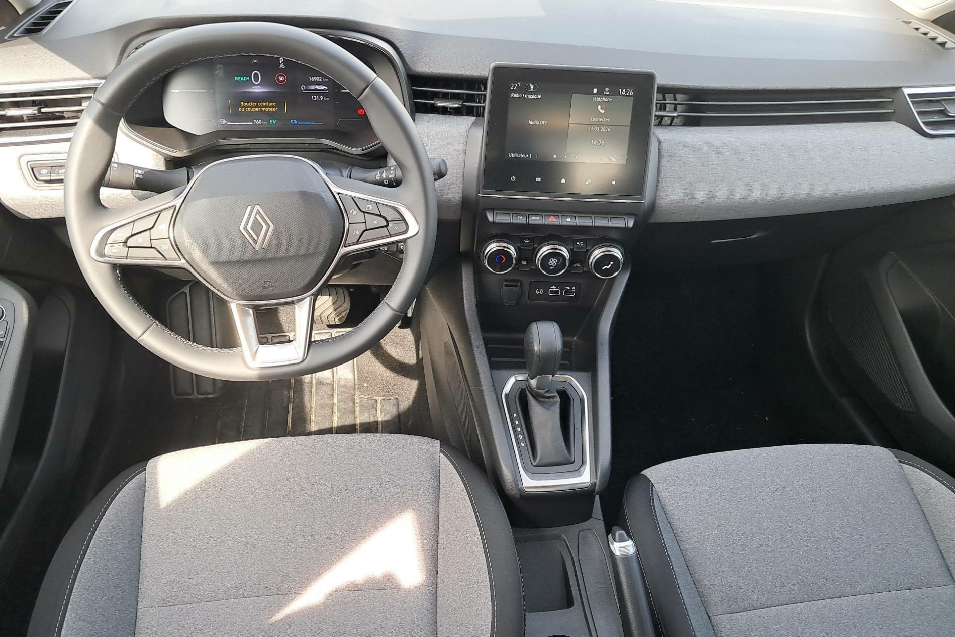 Vente en ligne Renault Clio 5 Clio E-Tech full hybrid 145 ch GSR2 au prix de 20 990 €