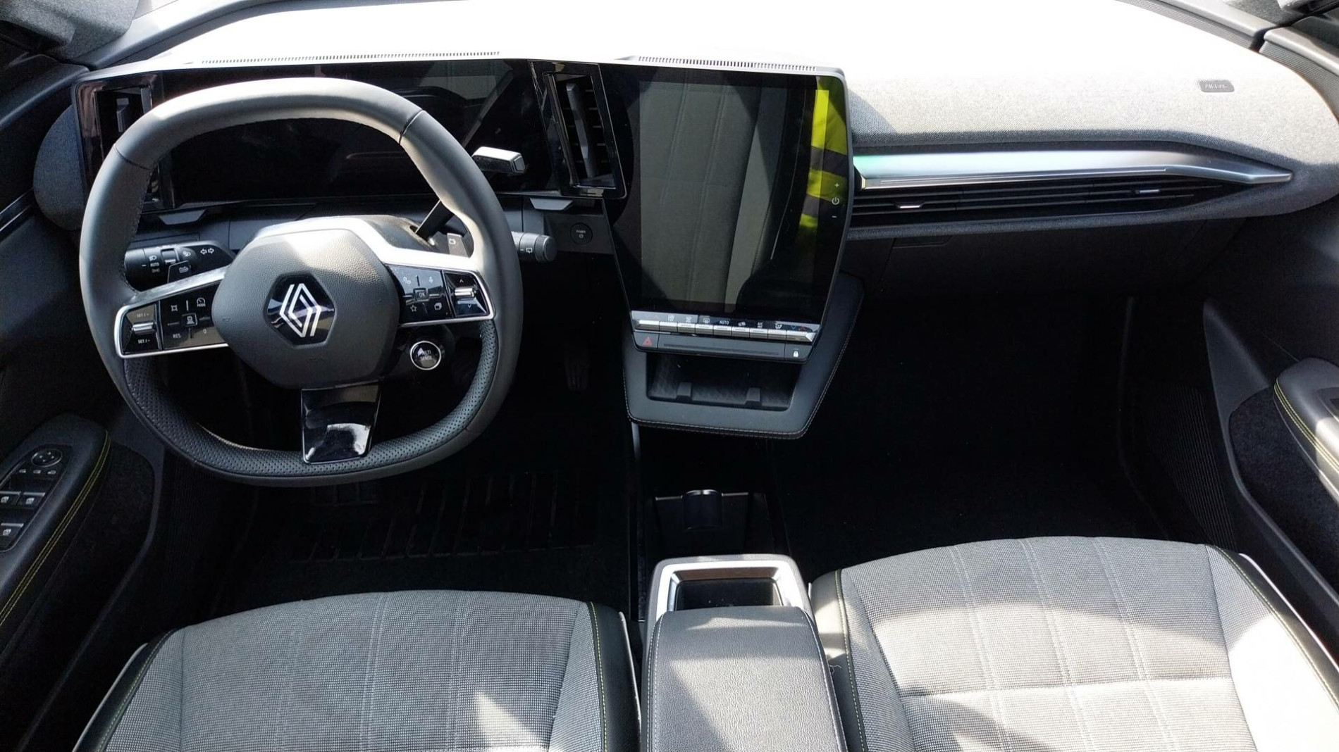 Vente en ligne Renault Scenic E-Tech  220 ch grande autonomie au prix de 35 990 €