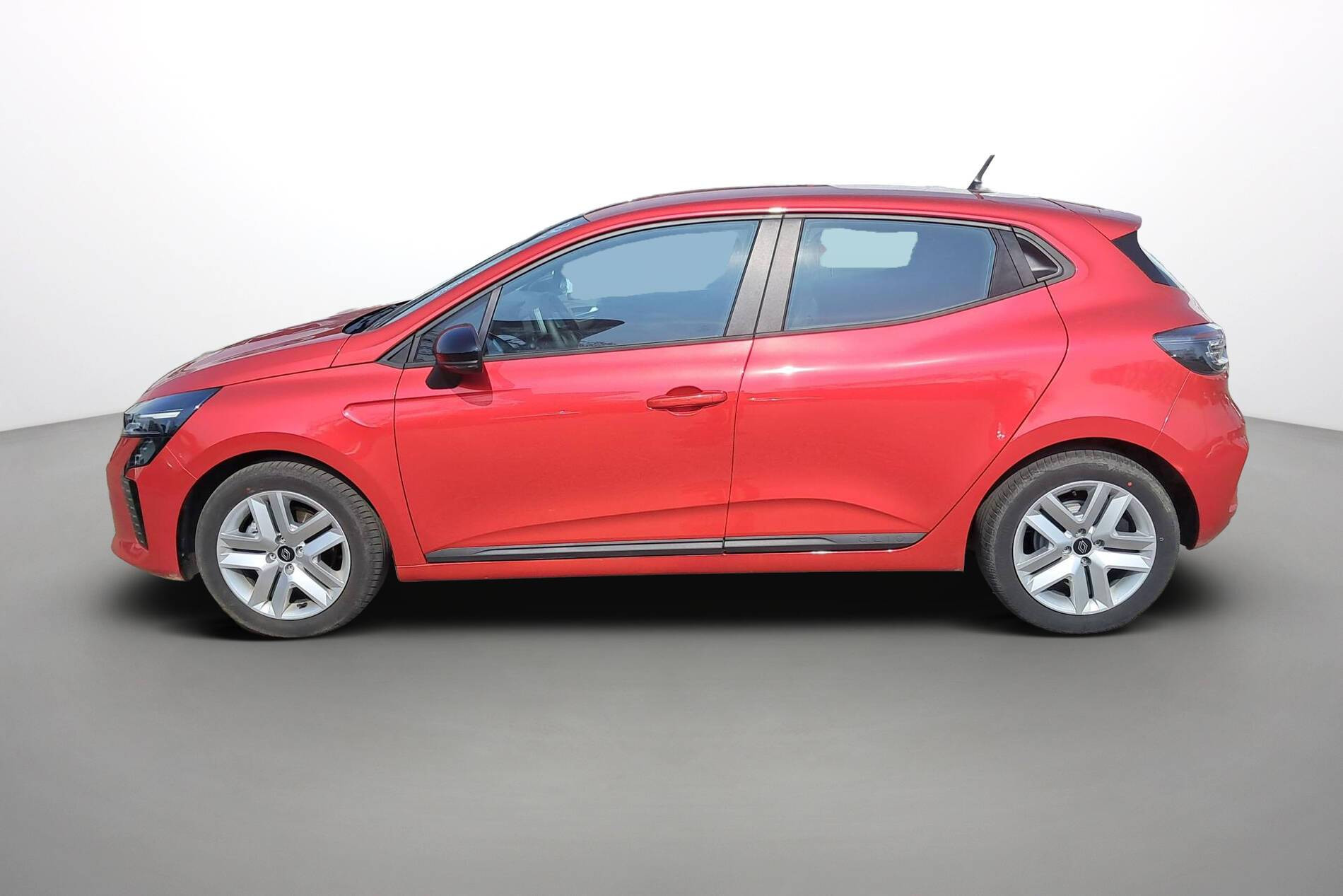 Vente en ligne Renault Clio 5 Clio E-Tech full hybrid 145 ch GSR2 au prix de 20 990 €