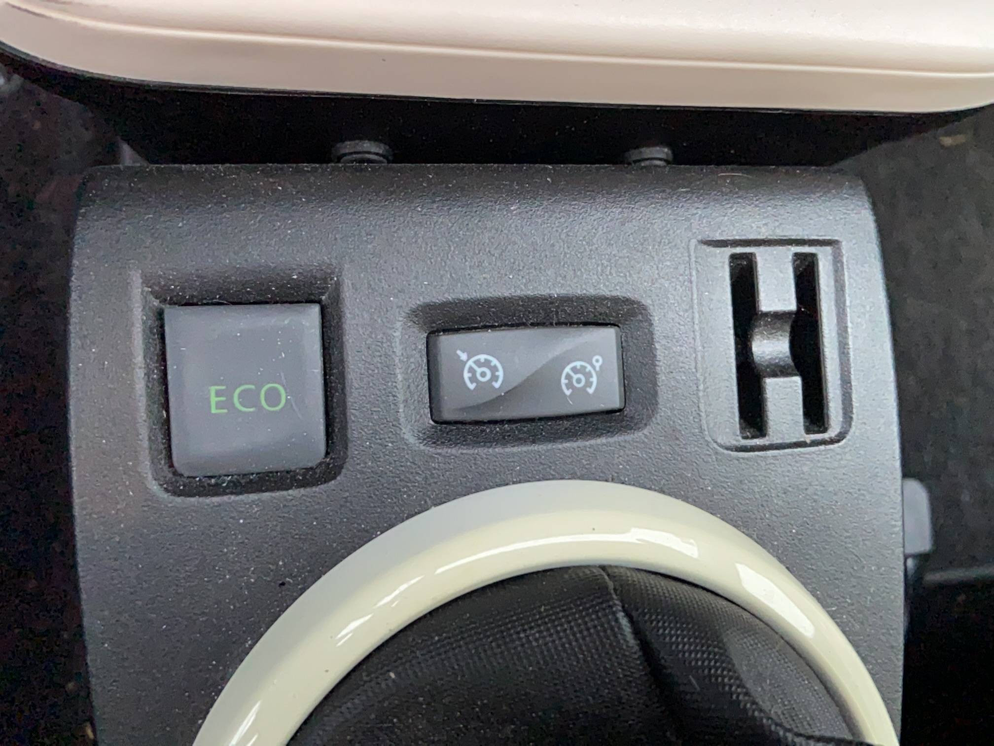 Vente en ligne Renault Twingo 3  0.9 TCe 90 Energy au prix de 8 290 €