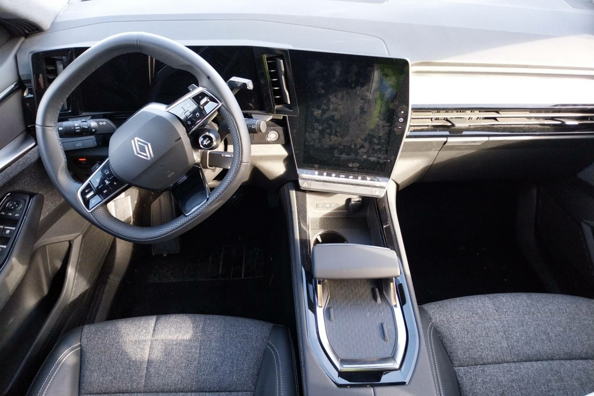 Vente en ligne Renault Espace Espace E-Tech full hybrid 200 GSR2 au prix de 34 990 €