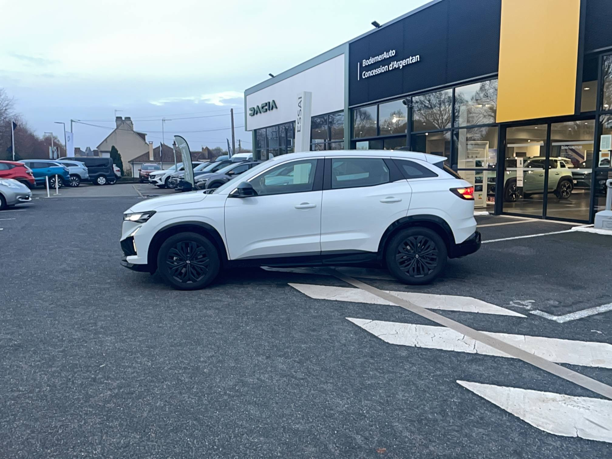 Vente en ligne Renault Austral  full hybrid E-Tech 200 ch au prix de 37 490 €