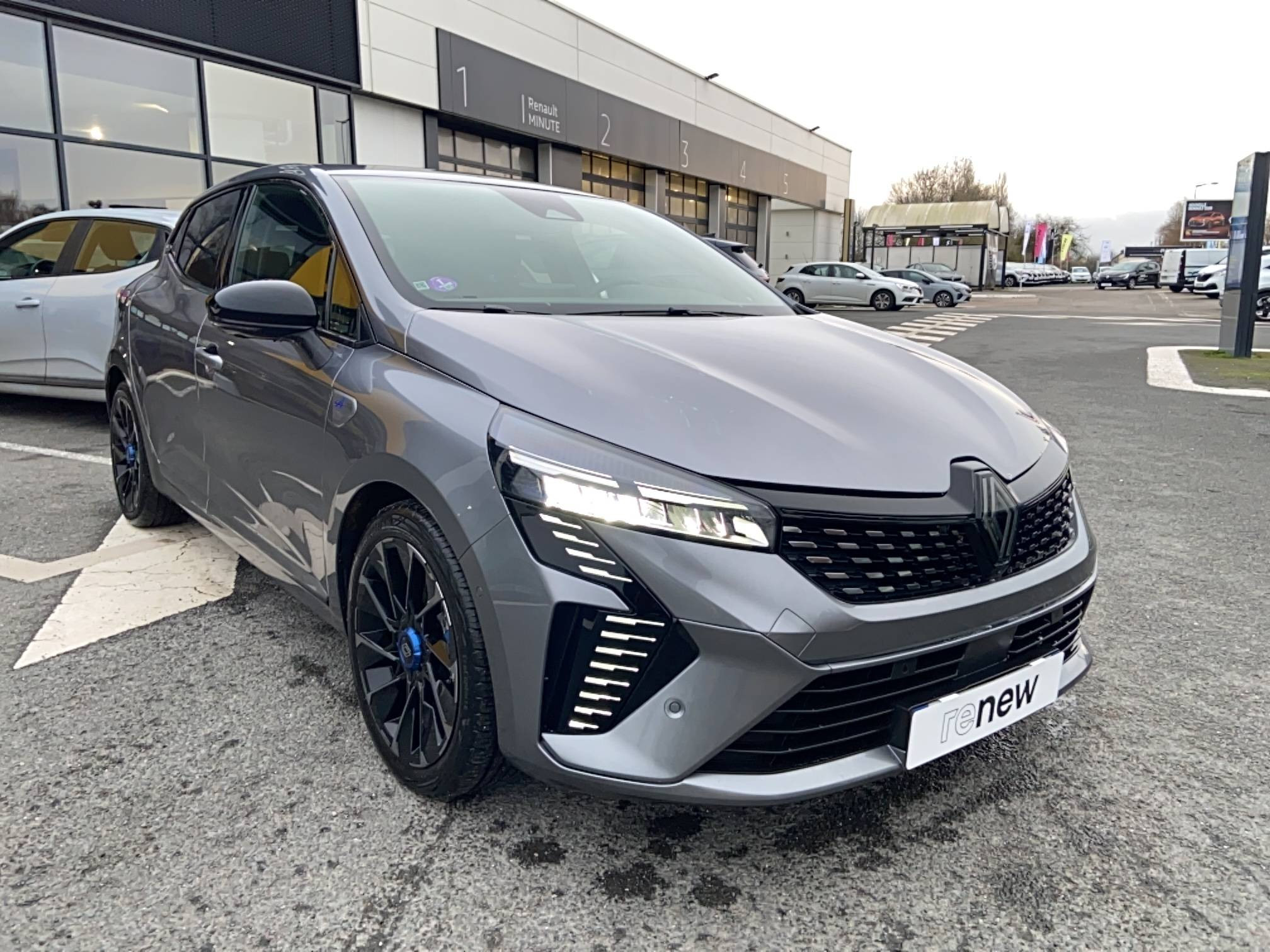 Vente en ligne Renault Clio 5 Clio E-Tech full hybrid 145 ch GSR2 au prix de 23 490 €