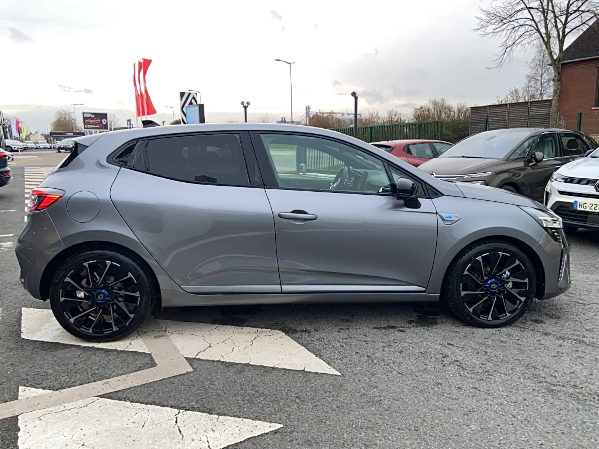 Vente en ligne Renault Clio 5 Clio E-Tech full hybrid 145 ch GSR2 au prix de 23 490 €