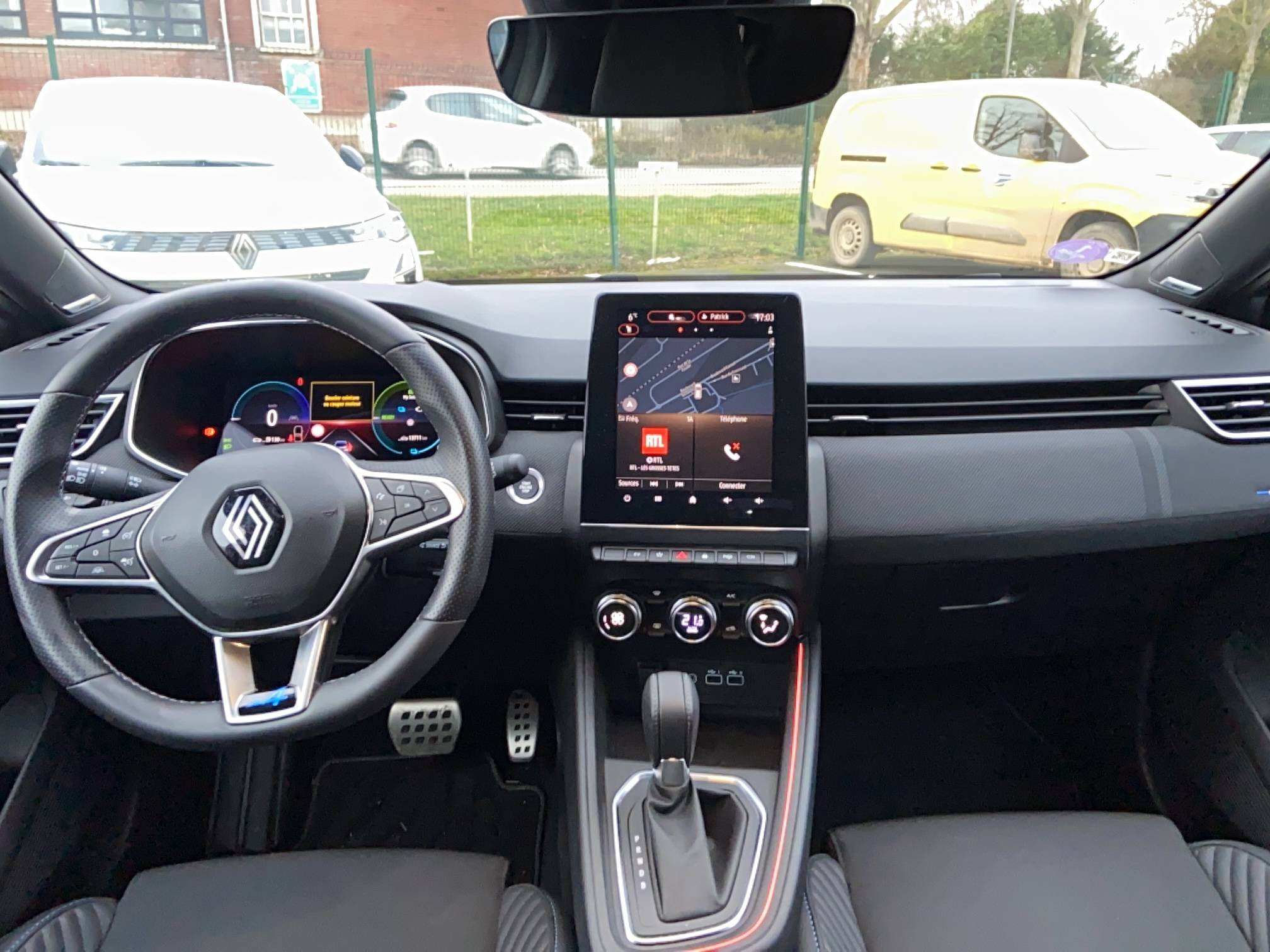 Vente en ligne Renault Clio 5 Clio E-Tech full hybrid 145 ch GSR2 au prix de 23 490 €