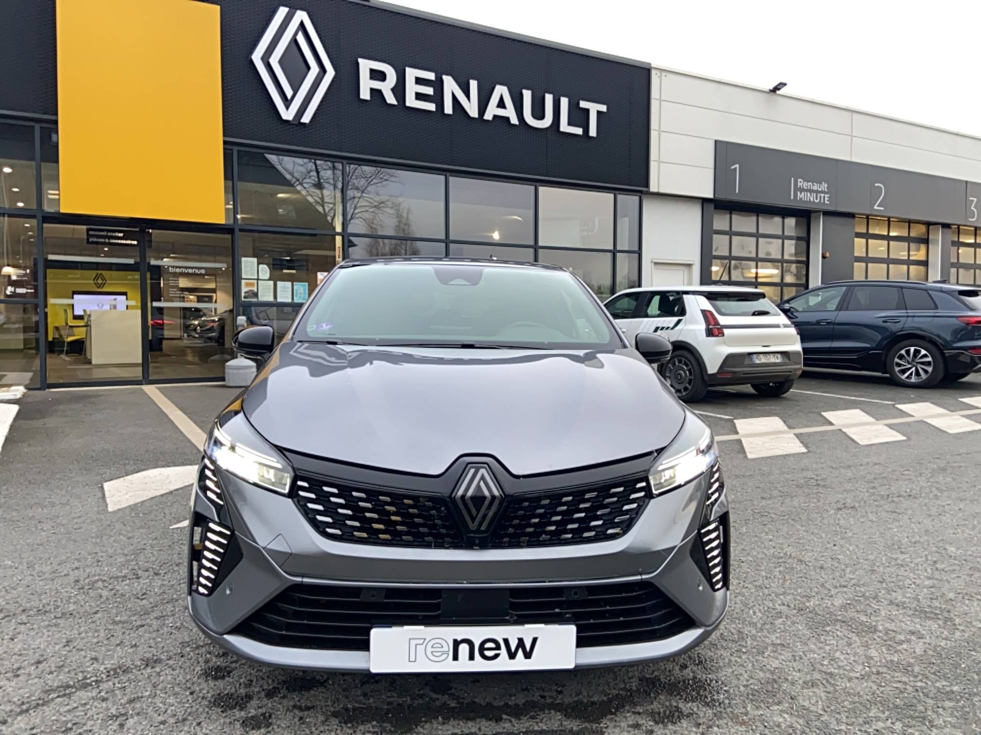 Vente en ligne Renault Clio 5 Clio E-Tech full hybrid 145 ch GSR2 au prix de 23 490 €