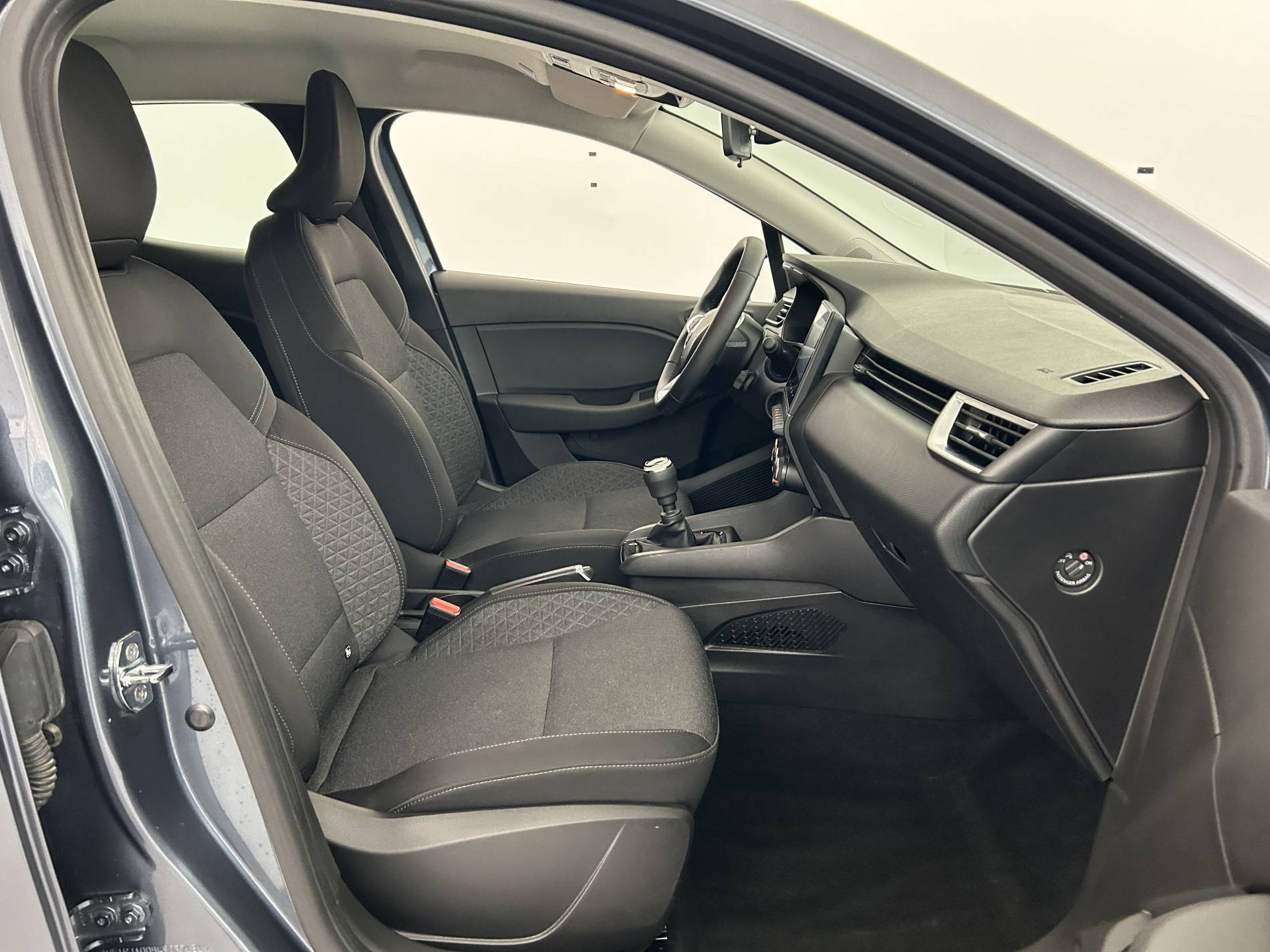 Vente en ligne Renault Clio 5 Clio TCe 90 - 21N au prix de 13 890 €