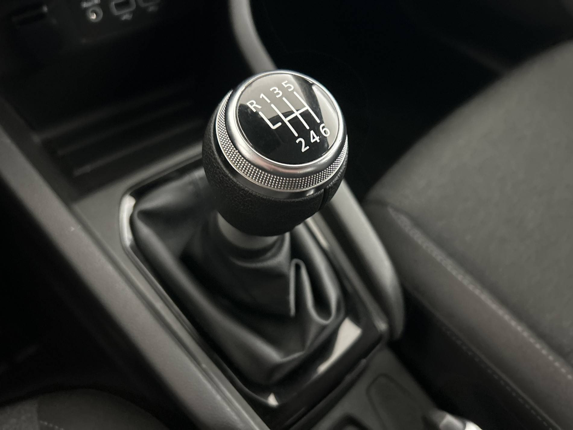 Vente en ligne Renault Clio 5 Clio TCe 90 - 21N au prix de 13 890 €