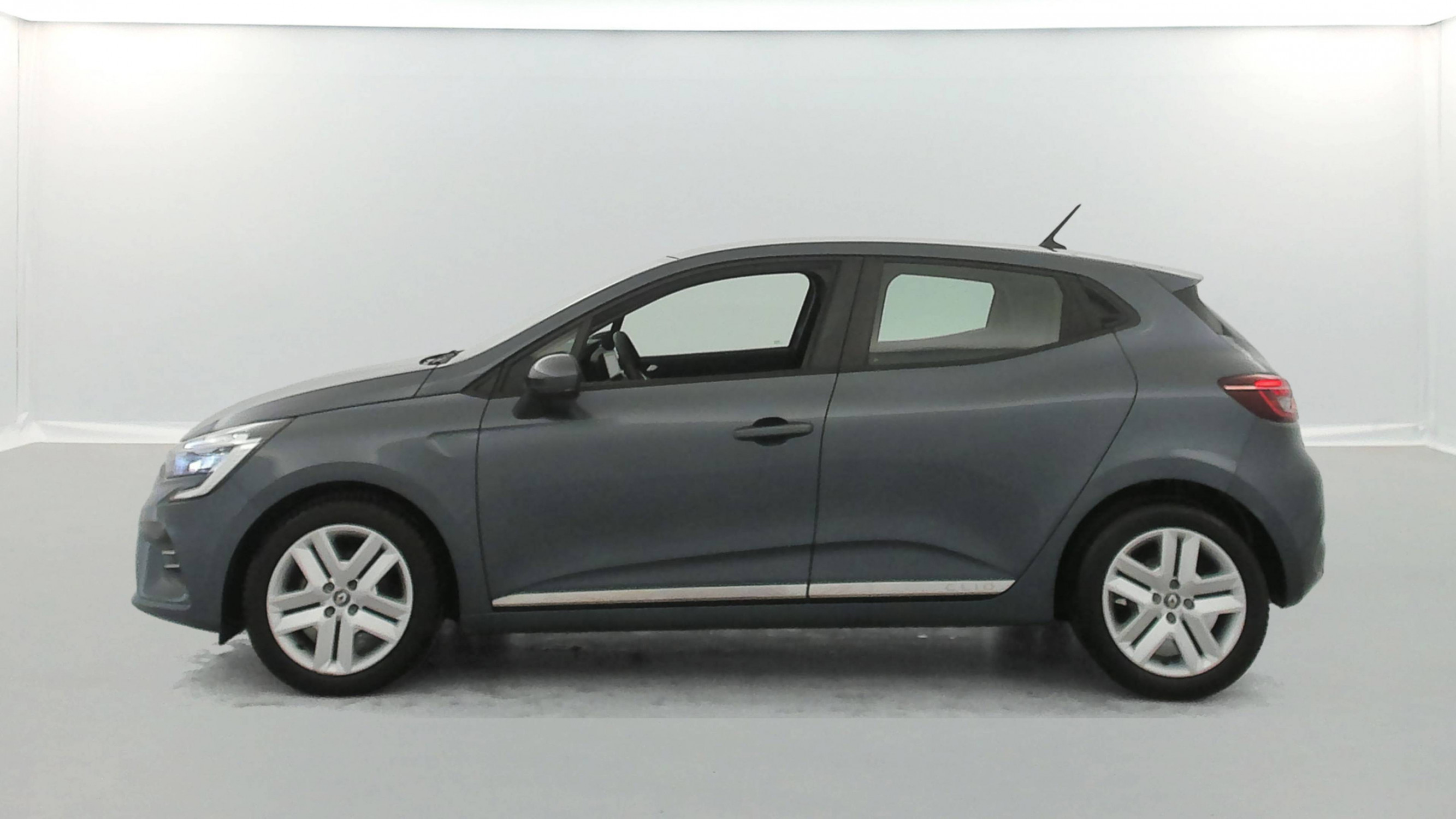 Vente en ligne Renault Clio 5 Clio TCe 90 - 21N au prix de 13 890 €