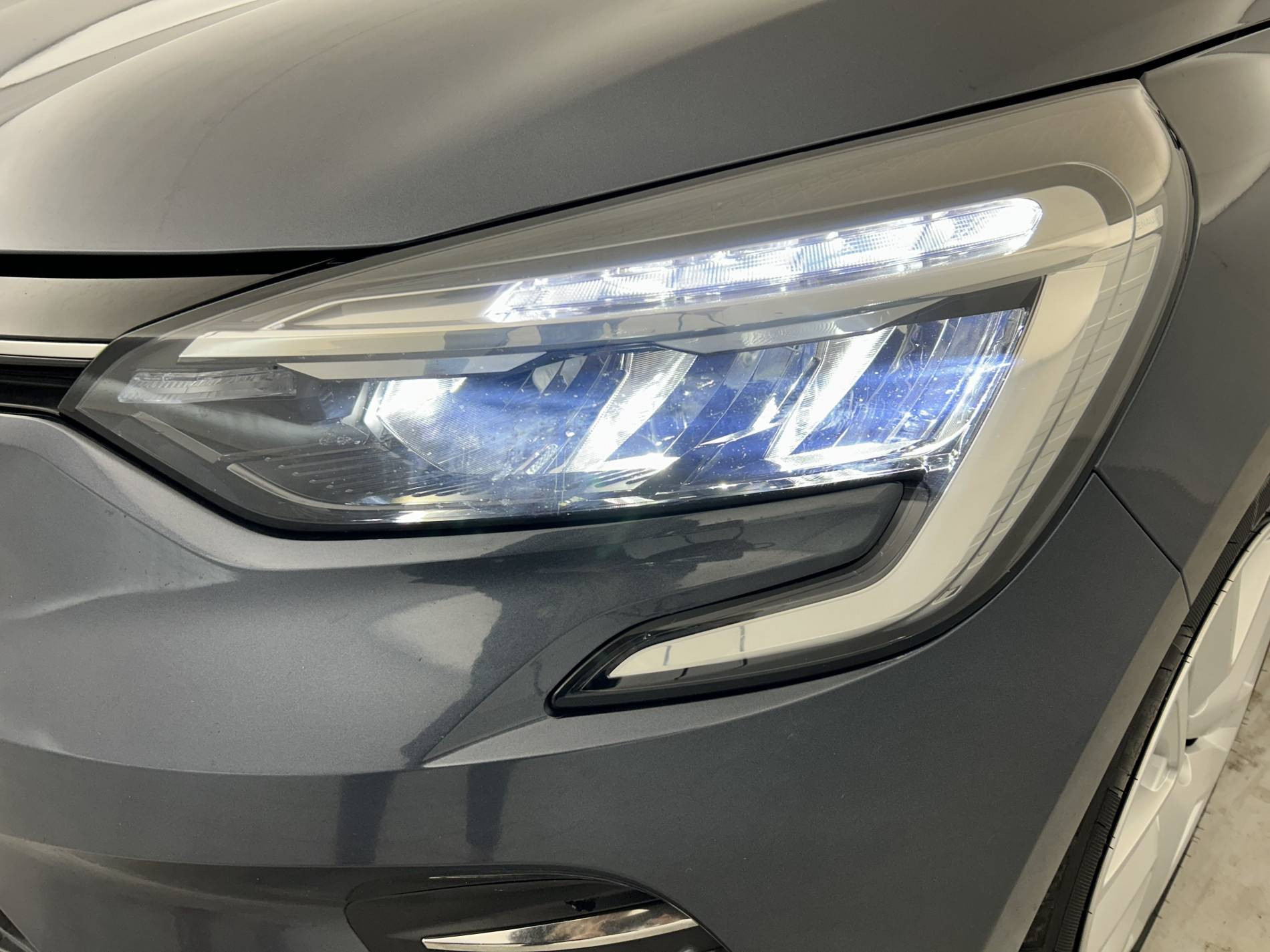 Vente en ligne Renault Clio 5 Clio TCe 90 - 21N au prix de 13 890 €