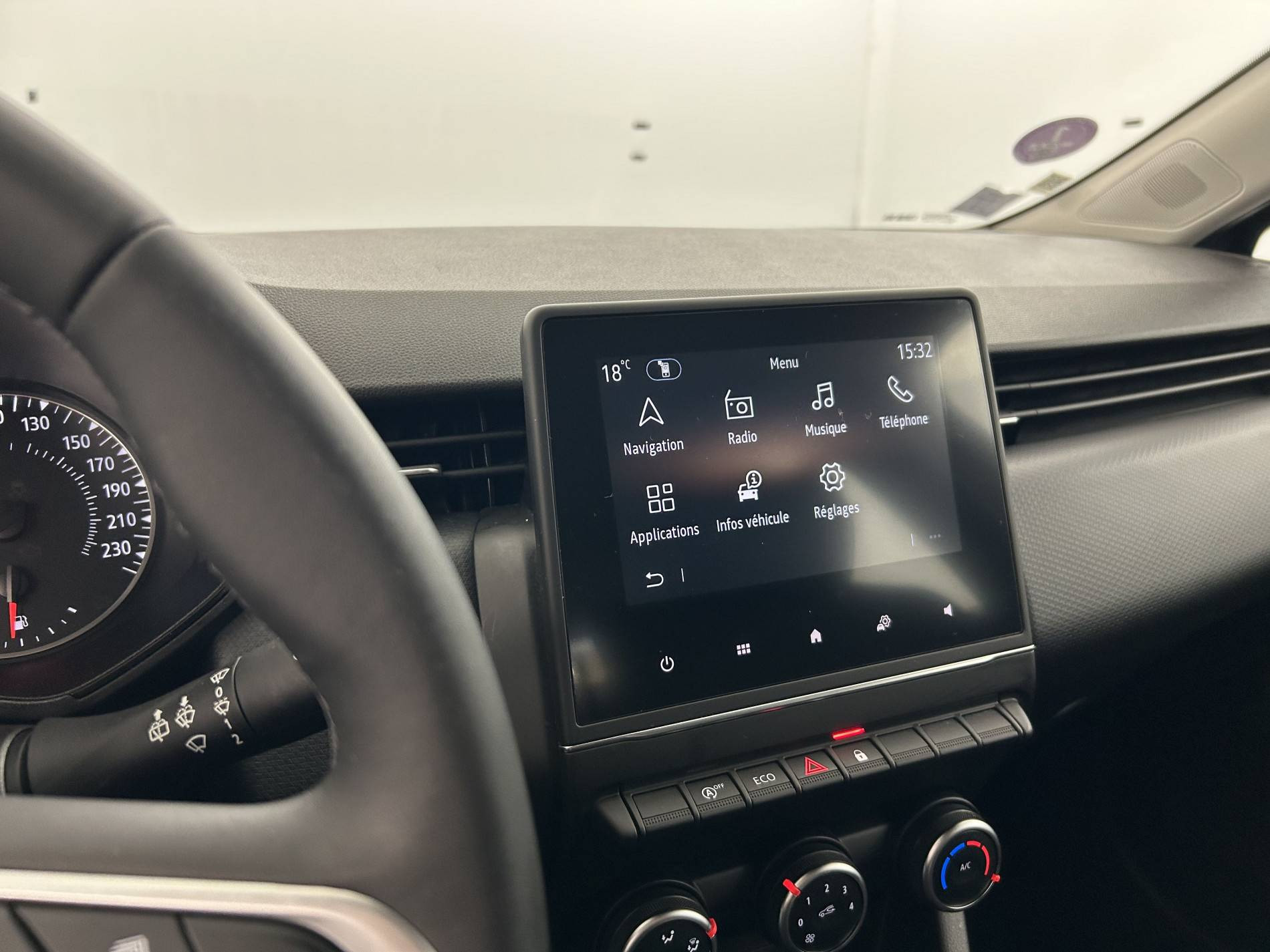 Vente en ligne Renault Clio 5 Clio TCe 90 - 21N au prix de 13 890 €