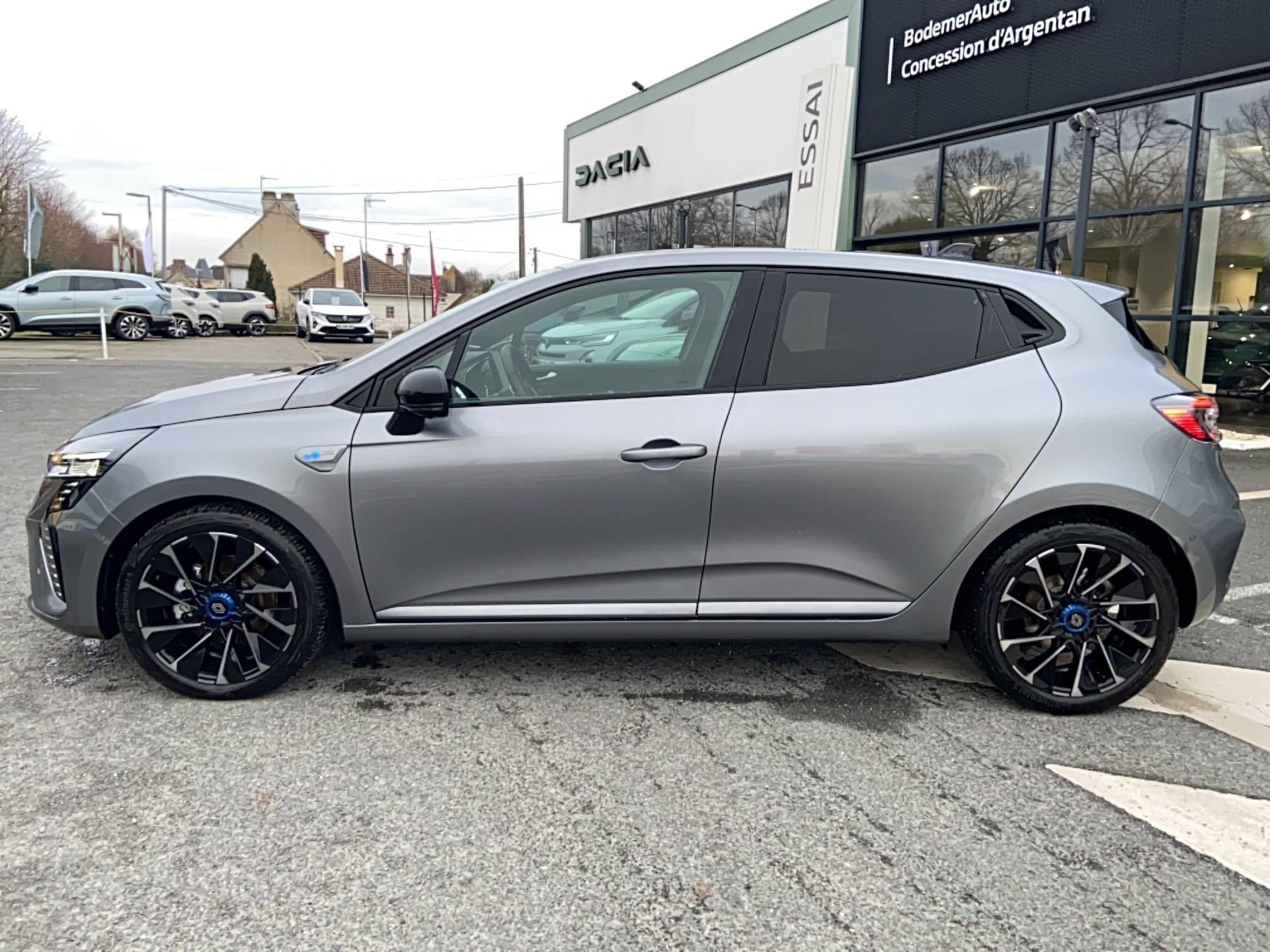 Vente en ligne Renault Clio 5 Clio E-Tech full hybrid 145 ch GSR2 au prix de 23 490 €