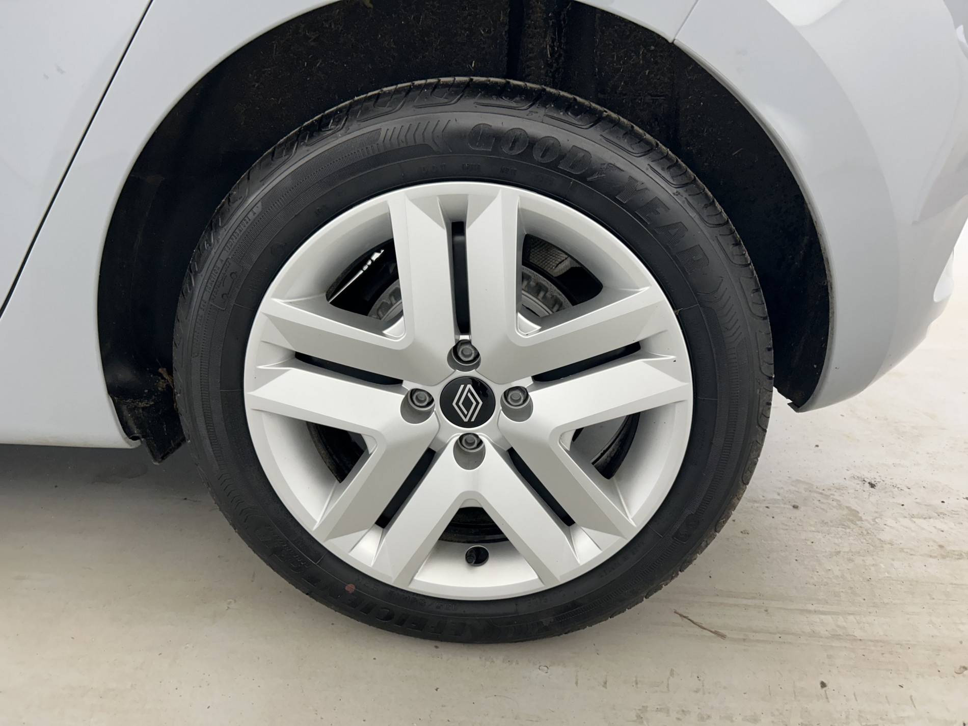 Vente en ligne Renault Clio 5 Clio Blue dCi 100 ch GSR2 au prix de 19 990 €