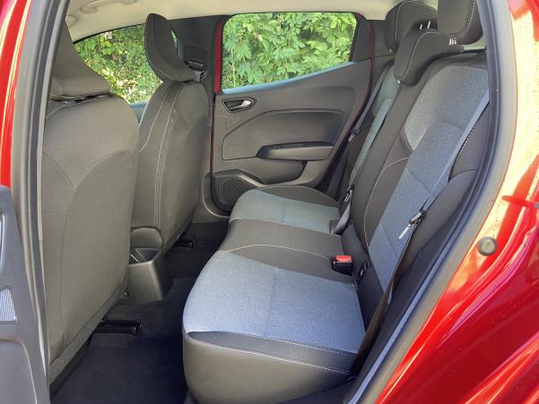 Vente en ligne Renault Clio 5 Clio dCi 100 au prix de 18 990 €