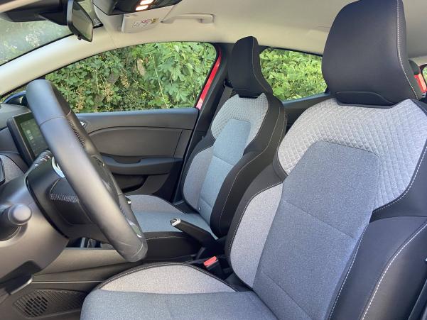 Vente en ligne Renault Clio 5 Clio dCi 100 au prix de 19 490 €