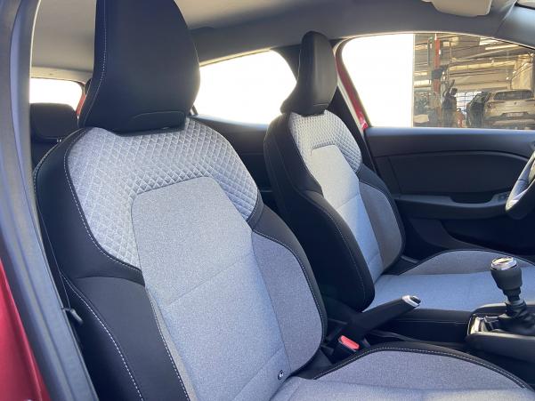 Vente en ligne Renault Clio 5 Clio dCi 100 au prix de 18 990 €