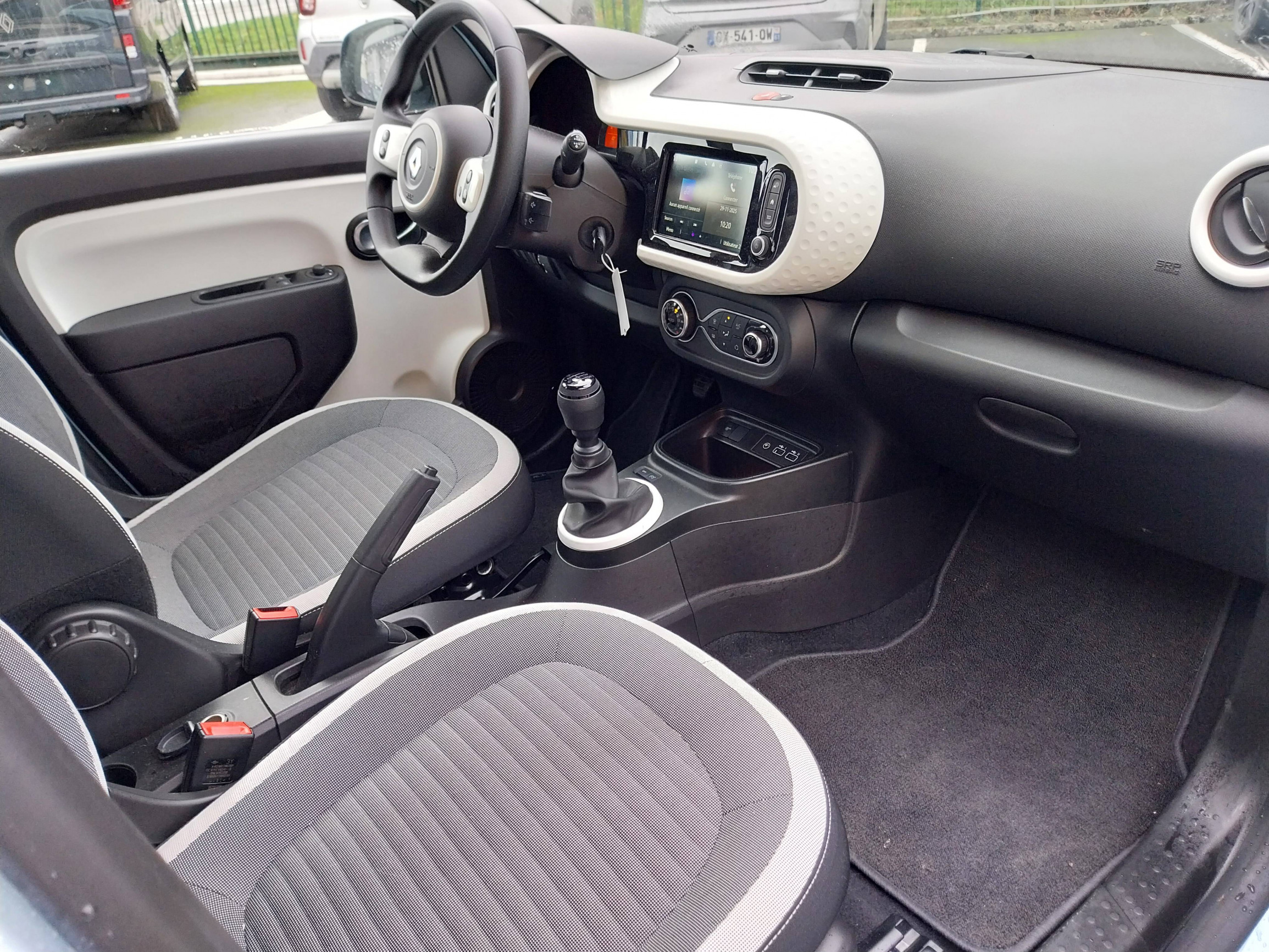 Vente en ligne Renault Twingo 3  SCe 65 au prix de 13 990 €