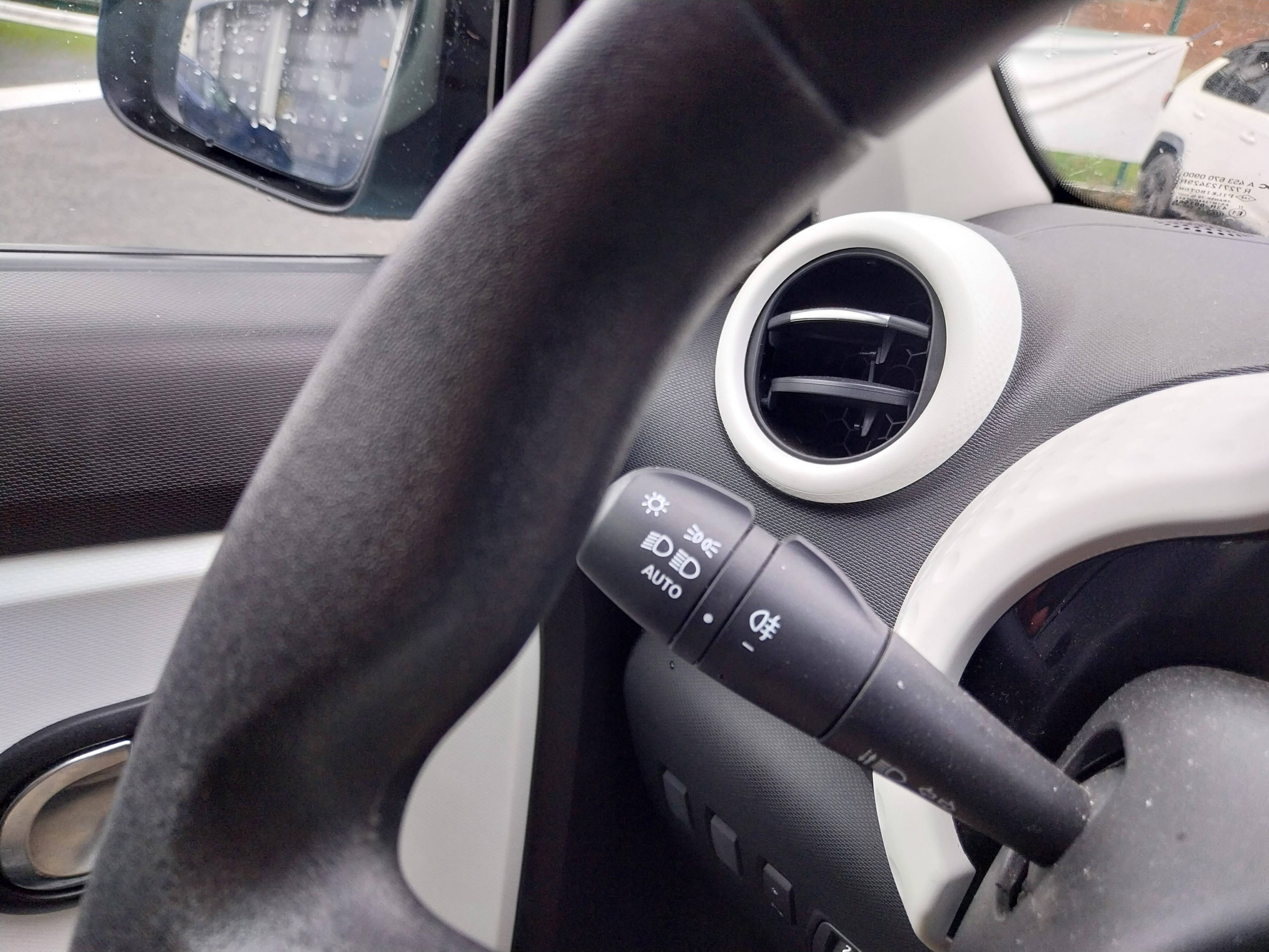 Vente en ligne Renault Twingo 3  SCe 65 au prix de 13 990 €