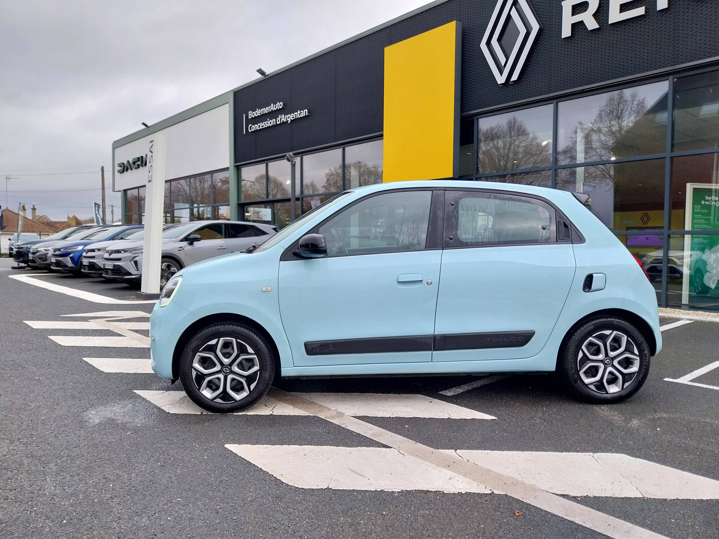Vente en ligne Renault Twingo 3  SCe 65 au prix de 13 990 €