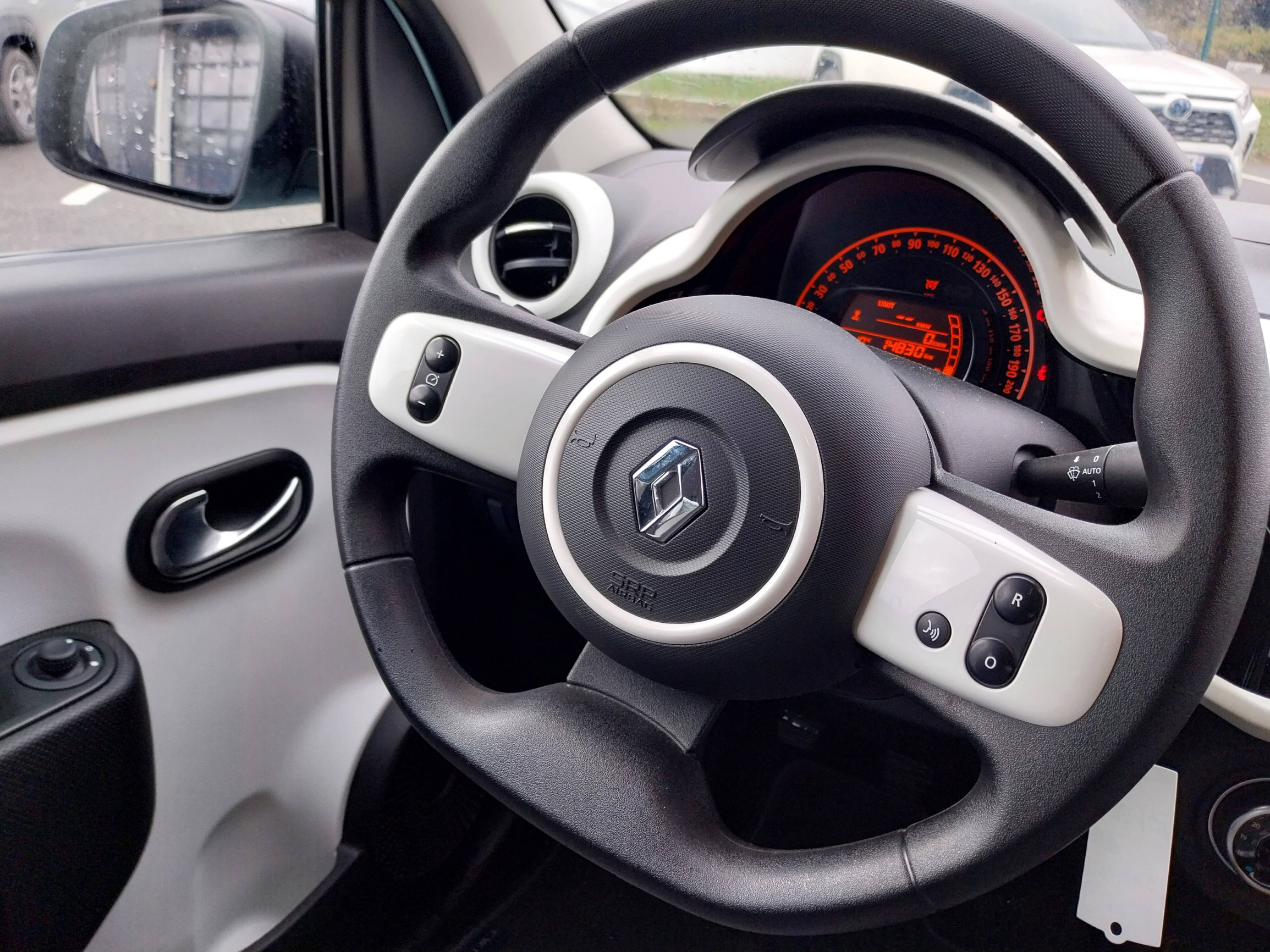 Vente en ligne Renault Twingo 3  SCe 65 au prix de 13 990 €