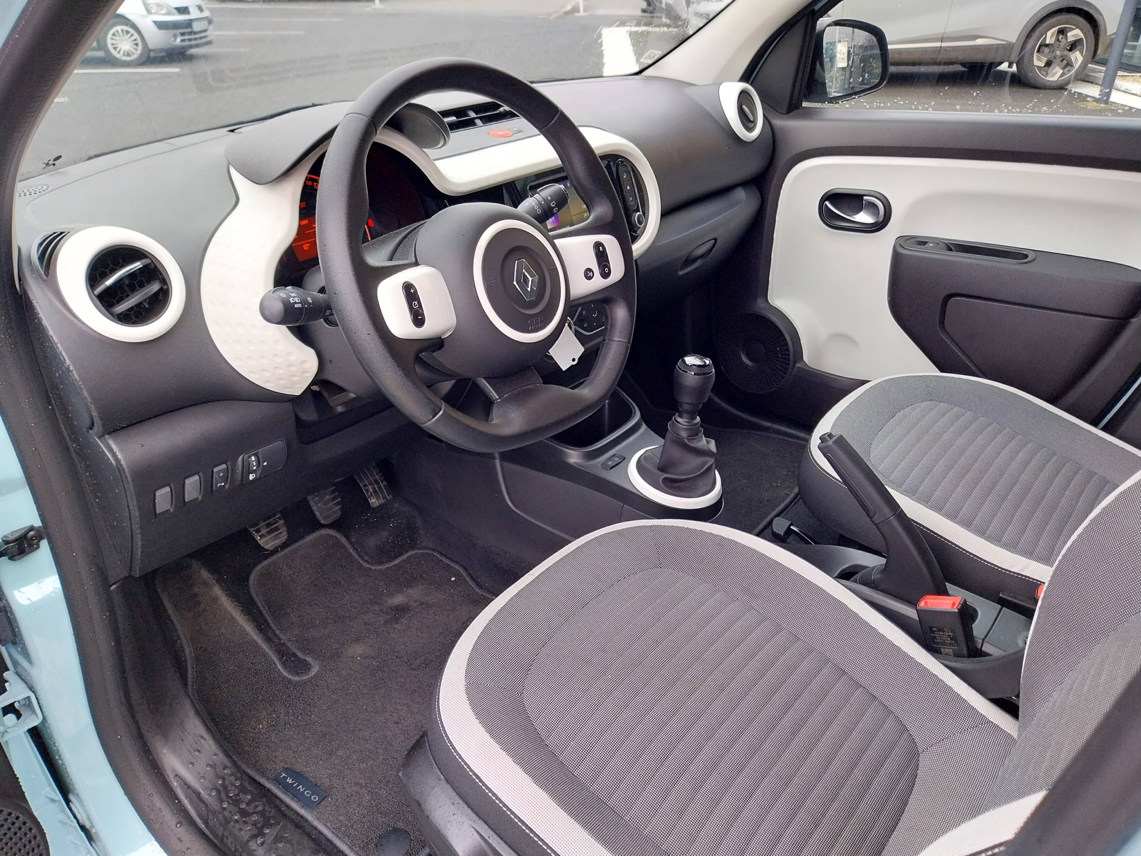 Vente en ligne Renault Twingo 3  SCe 65 au prix de 13 990 €