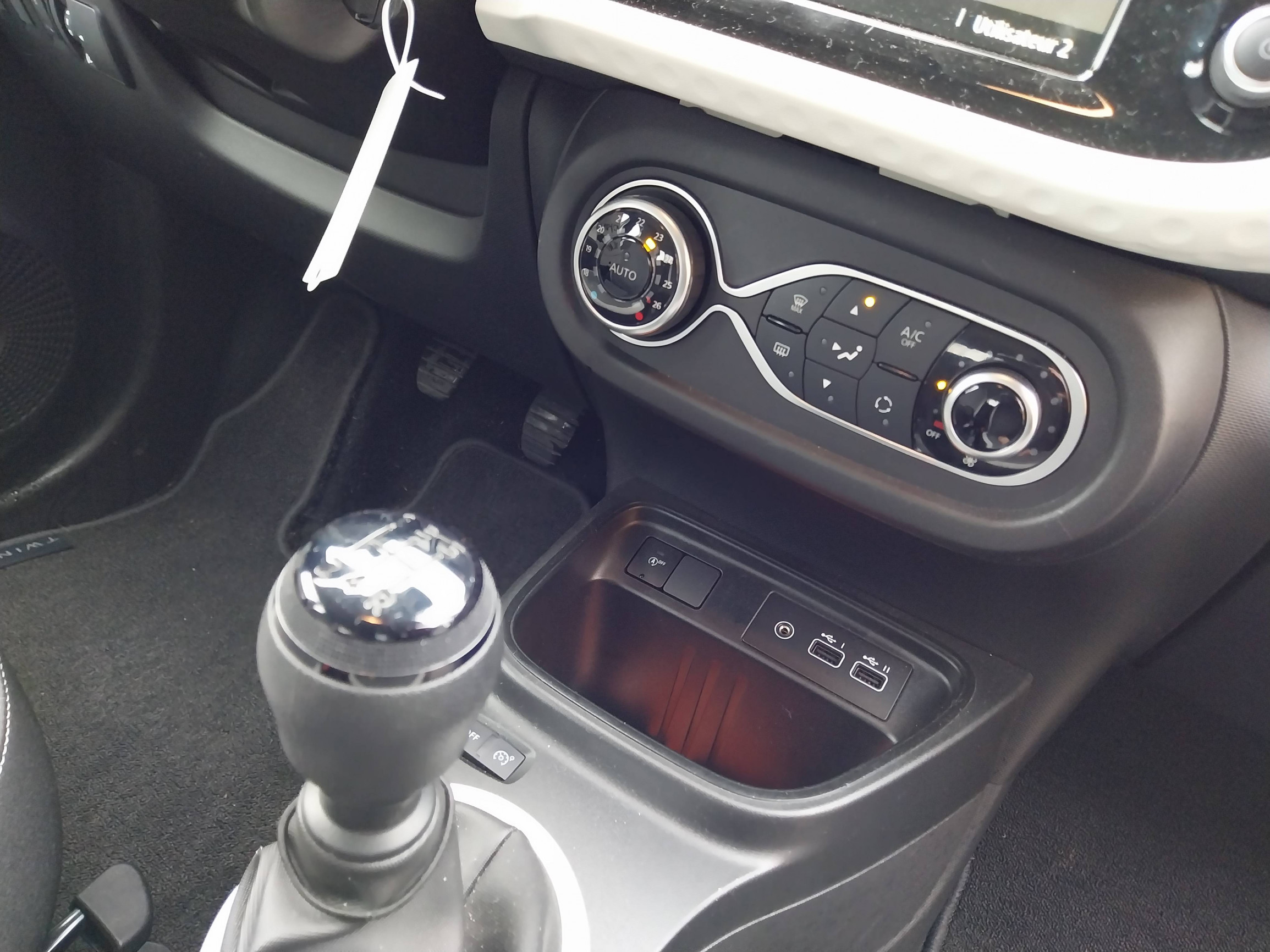 Vente en ligne Renault Twingo 3  SCe 65 au prix de 13 990 €