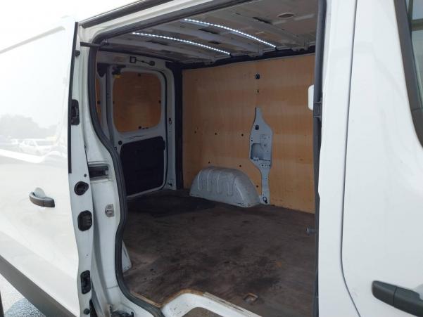 Vente en ligne Renault Trafic 3 Fourgon TRAFIC FGN L1H1 1000 KG DCI 145 ENERGY EDC au prix de 20 990 €