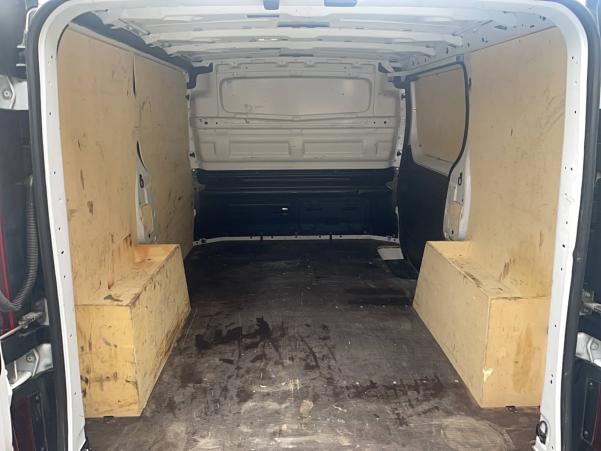 Vente en ligne Renault Trafic 3 Fourgon TRAFIC FGN L1H1 2800 KG BLUE DCI 130 au prix de 23 490 €