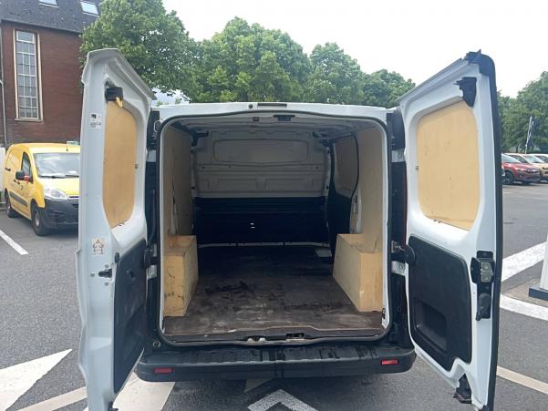 Vente en ligne Renault Trafic 3 Fourgon TRAFIC FGN L1H1 2800 KG BLUE DCI 130 au prix de 23 490 €