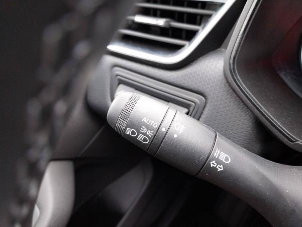Vente en ligne Renault Clio 5 Clio TCe 90 au prix de 15 790 €