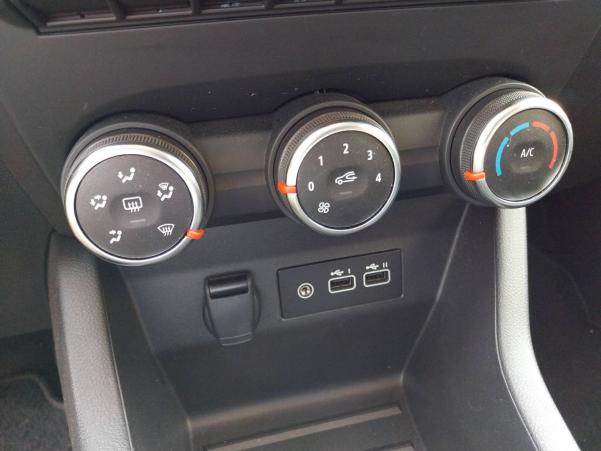 Vente en ligne Renault Clio 5 Clio TCe 90 au prix de 15 790 €