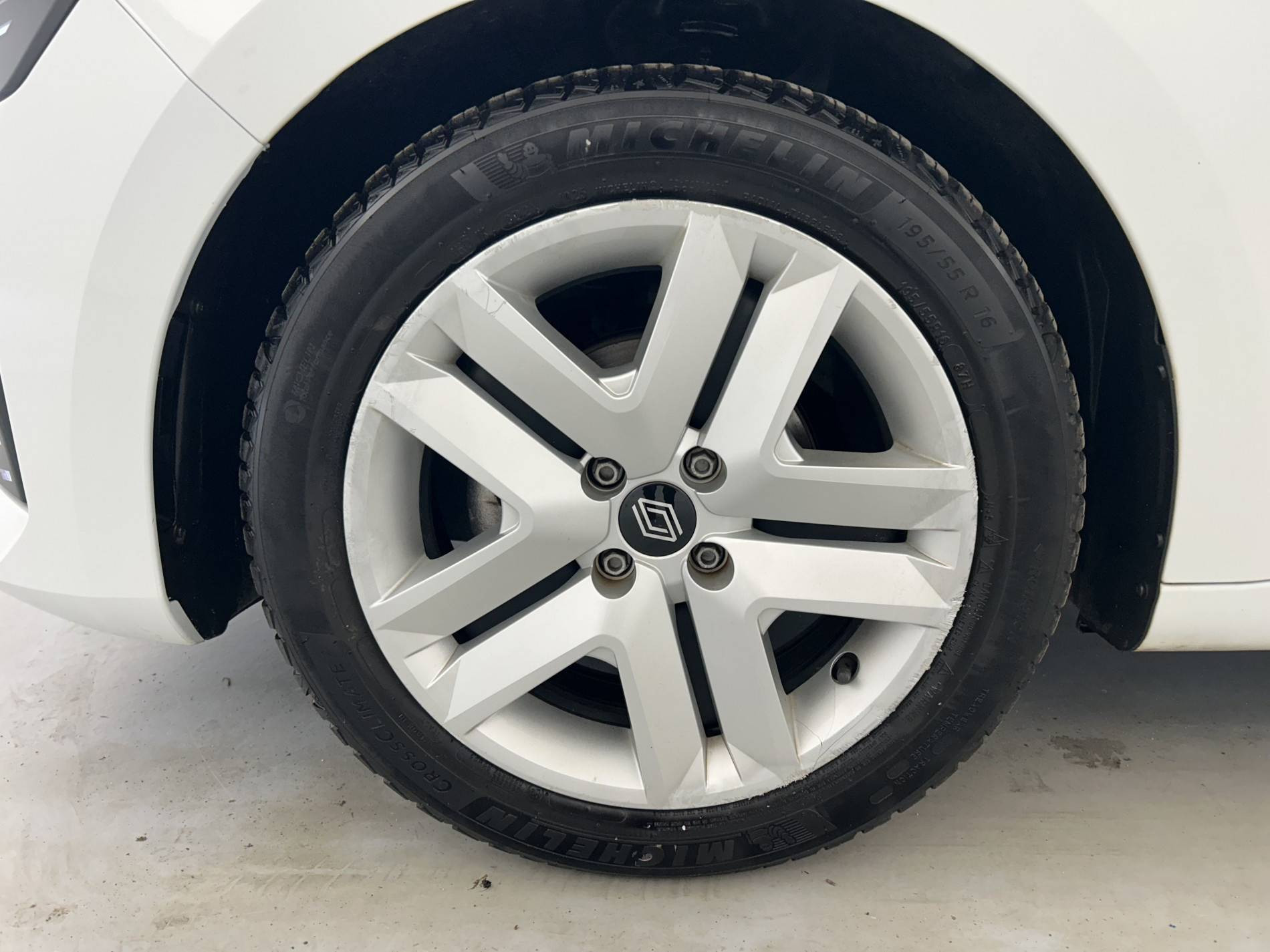 Vente en ligne Renault Clio 5 Clio SCe 65 au prix de 14 290 €