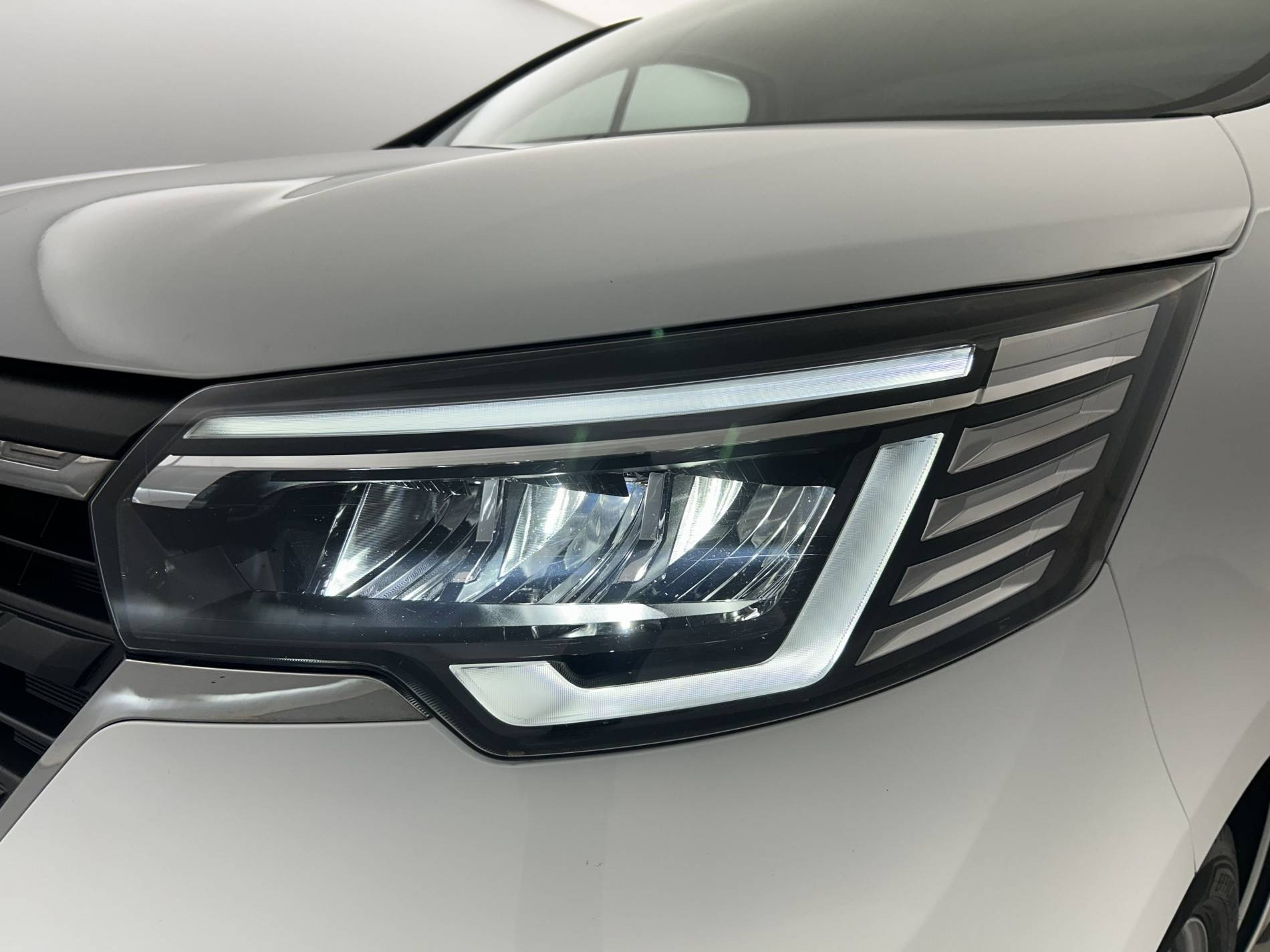 Vente en ligne Renault Trafic 3 Fourgon TRAFIC FGN L1H1 3000 KG BLUE DCI 130 au prix de 25 290 €