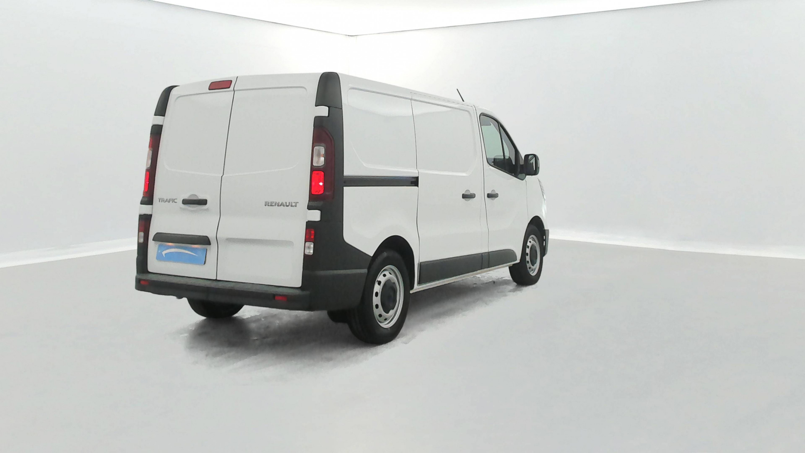 Vente en ligne Renault Trafic 3 Fourgon TRAFIC FGN L1H1 3000 KG BLUE DCI 130 au prix de 25 290 €