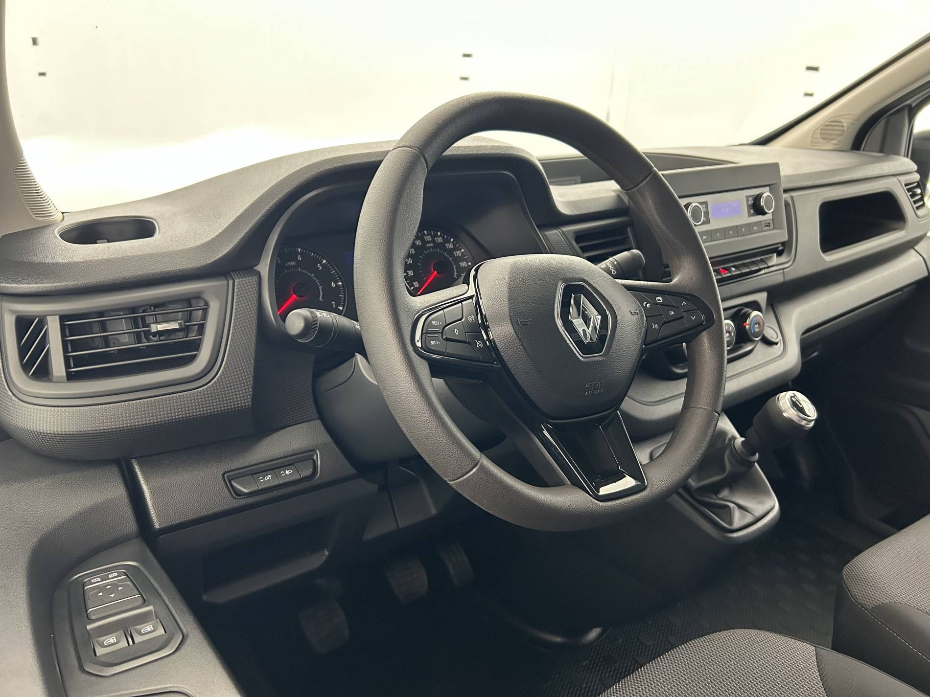 Vente en ligne Renault Trafic 3 Fourgon TRAFIC FGN L1H1 3000 KG BLUE DCI 130 au prix de 25 290 €