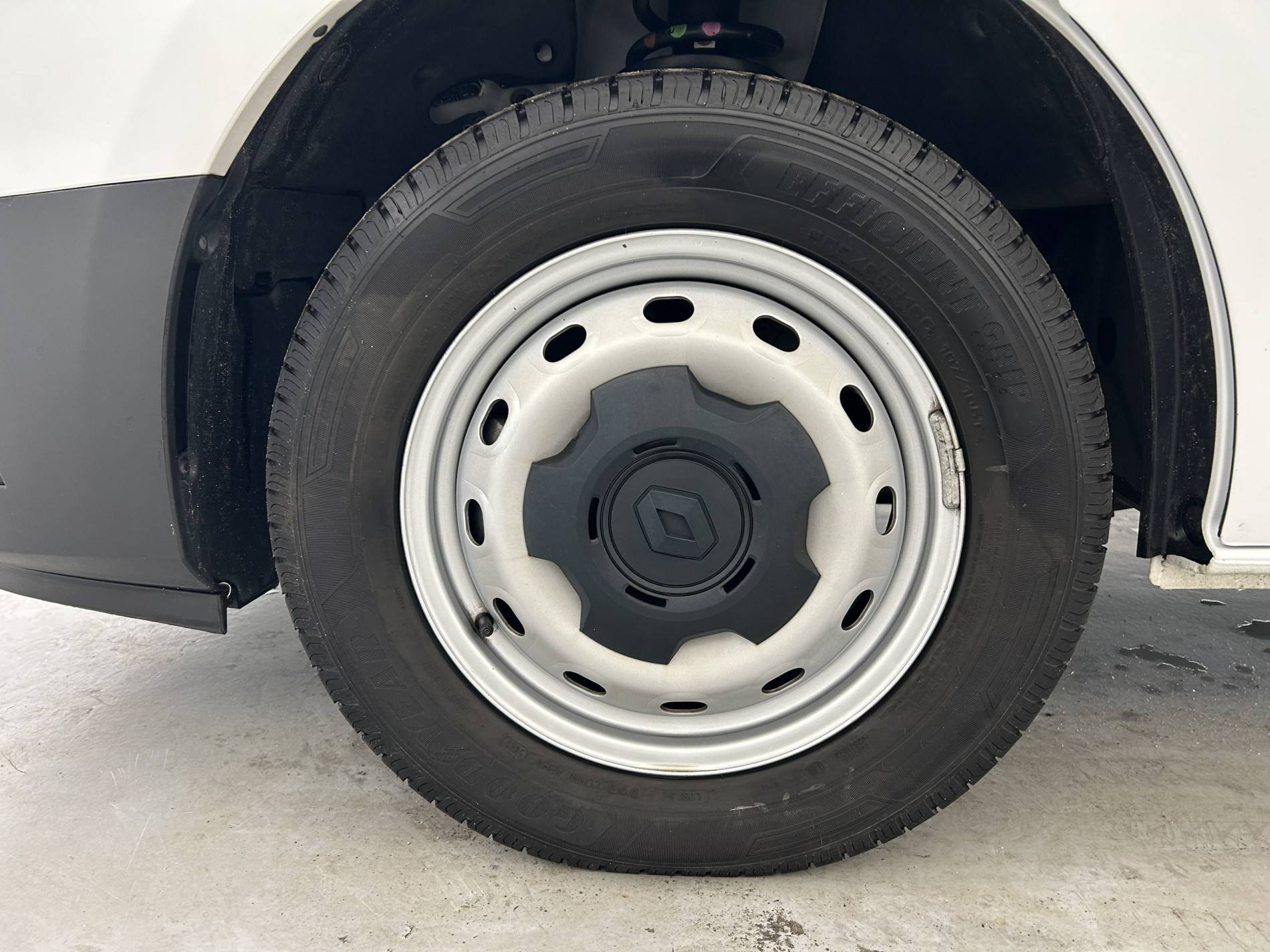 Vente en ligne Renault Trafic 3 Fourgon TRAFIC FGN L1H1 3000 KG BLUE DCI 130 au prix de 25 290 €