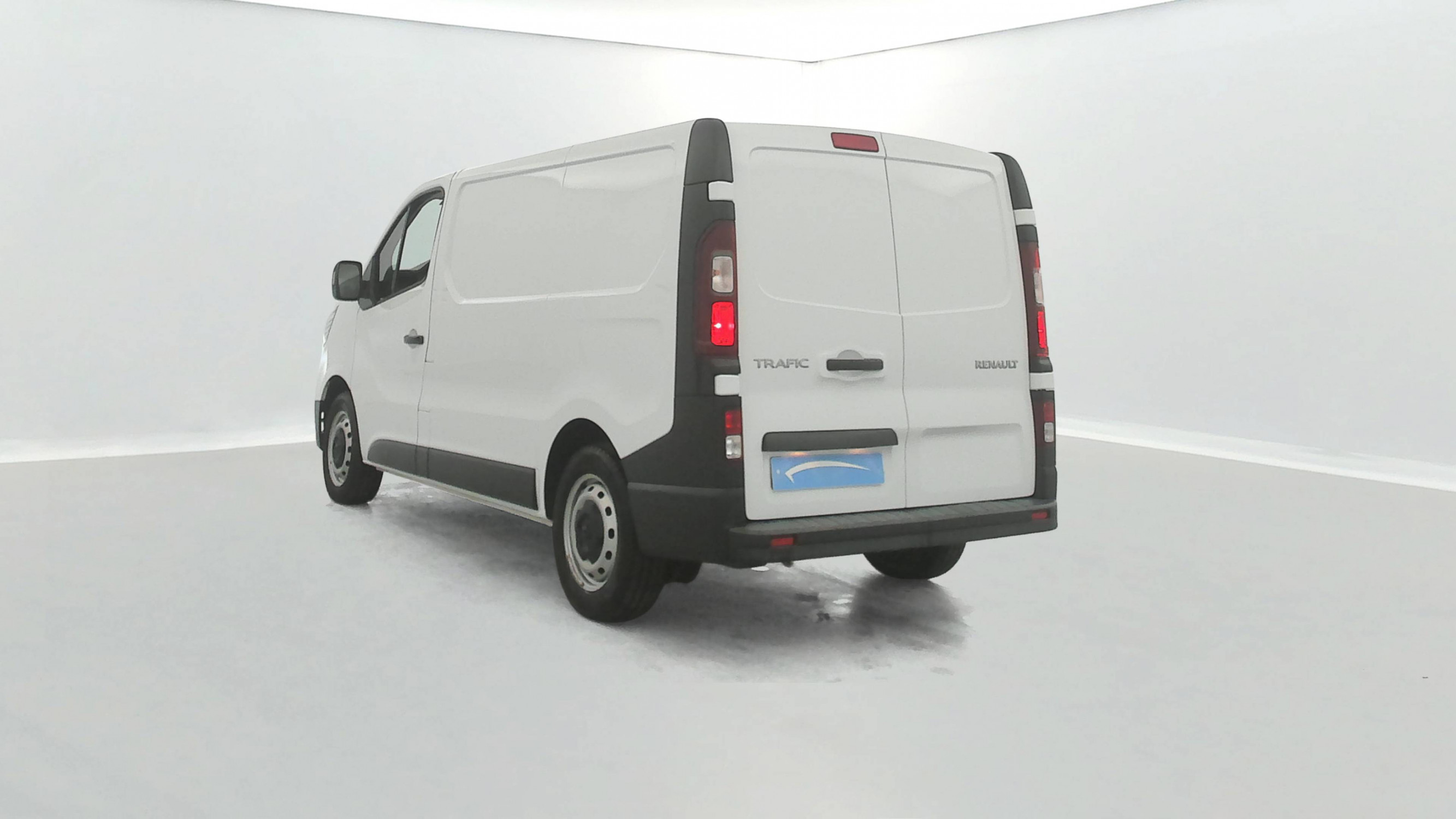 Vente en ligne Renault Trafic 3 Fourgon TRAFIC FGN L1H1 3000 KG BLUE DCI 130 au prix de 25 290 €