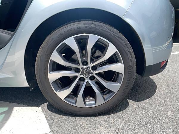 Vente en ligne Renault Megane 4  Blue dCi 115 EDC au prix de 24 990 €