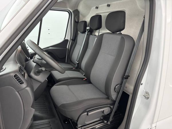 Vente en ligne Renault Master Fourgon MASTER FGN TRAC F3500 L2H2 BLUE DCI 135 au prix de 30 990 €