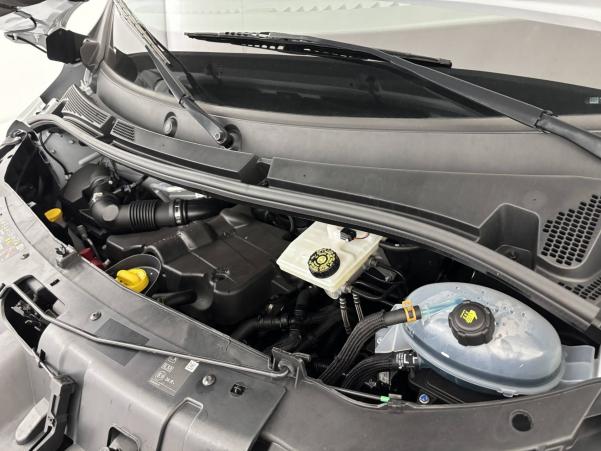 Vente en ligne Renault Master Fourgon MASTER FGN TRAC F3500 L2H2 BLUE DCI 135 au prix de 30 990 €