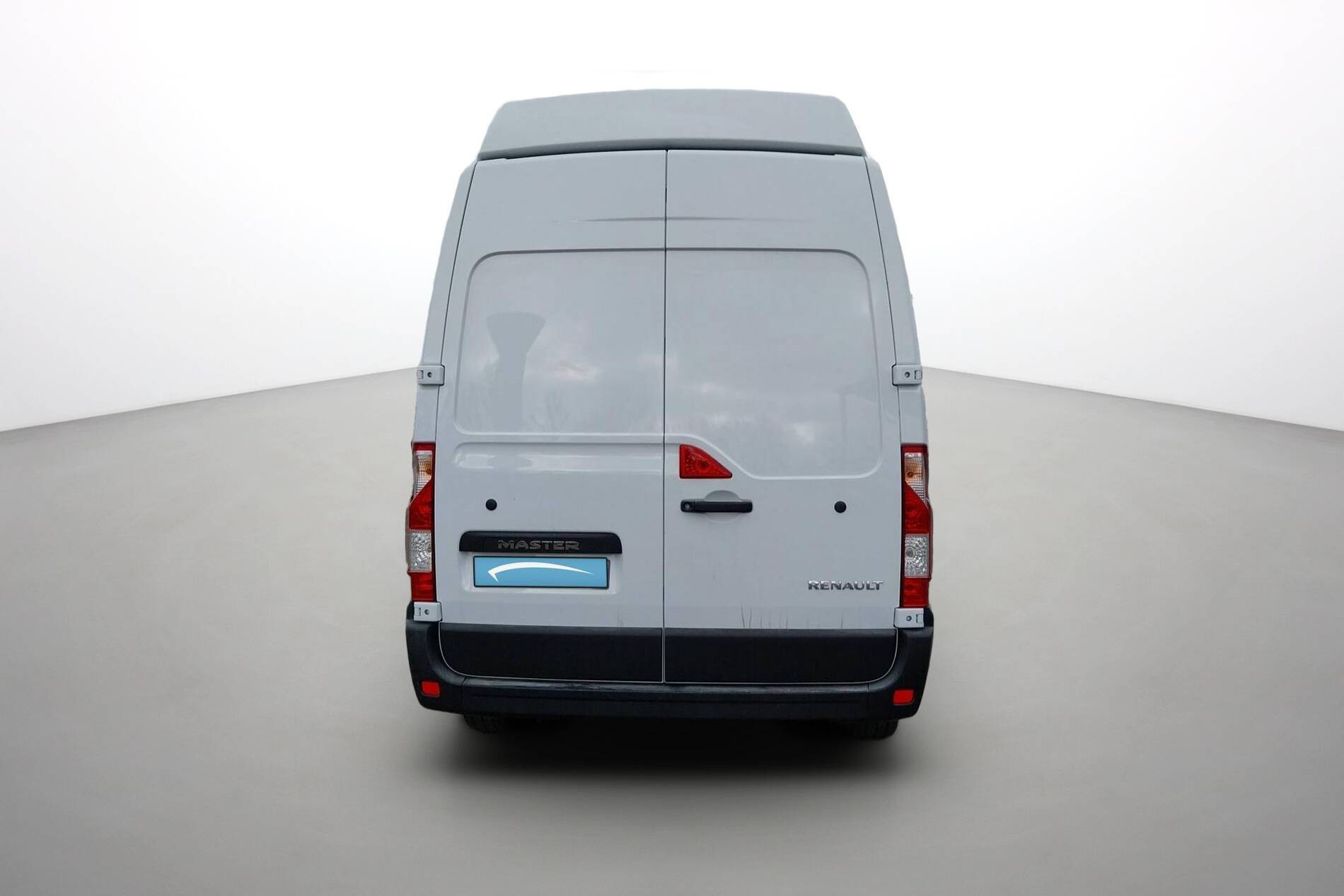 Vente en ligne Renault Master Fourgon MASTER FGN TRAC F3500 L3H3 BLUE DCI 135 au prix de 29 990 €