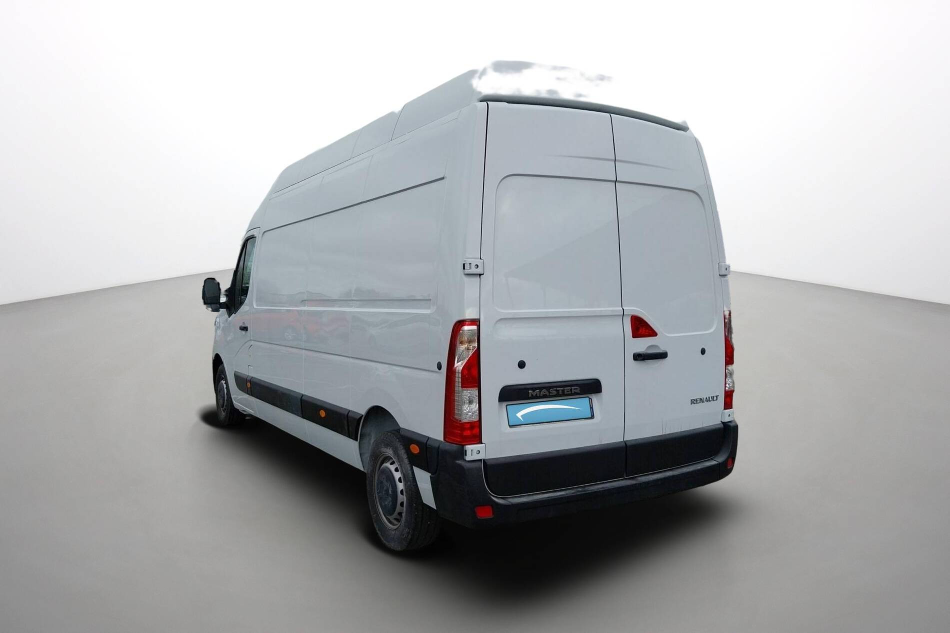 Vente en ligne Renault Master Fourgon MASTER FGN TRAC F3500 L3H3 BLUE DCI 135 au prix de 29 990 €
