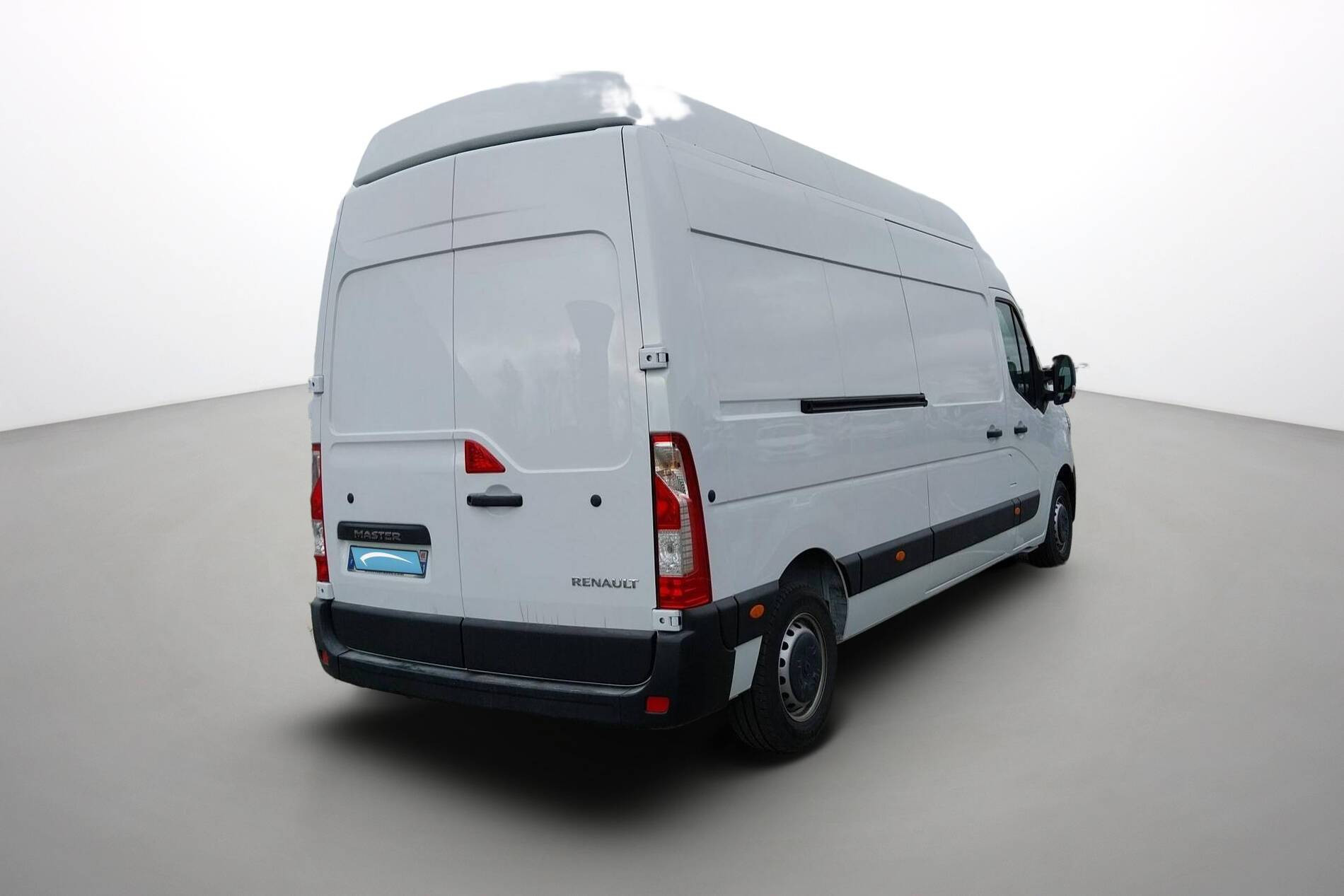 Vente en ligne Renault Master Fourgon MASTER FGN TRAC F3500 L3H3 BLUE DCI 135 au prix de 29 990 €
