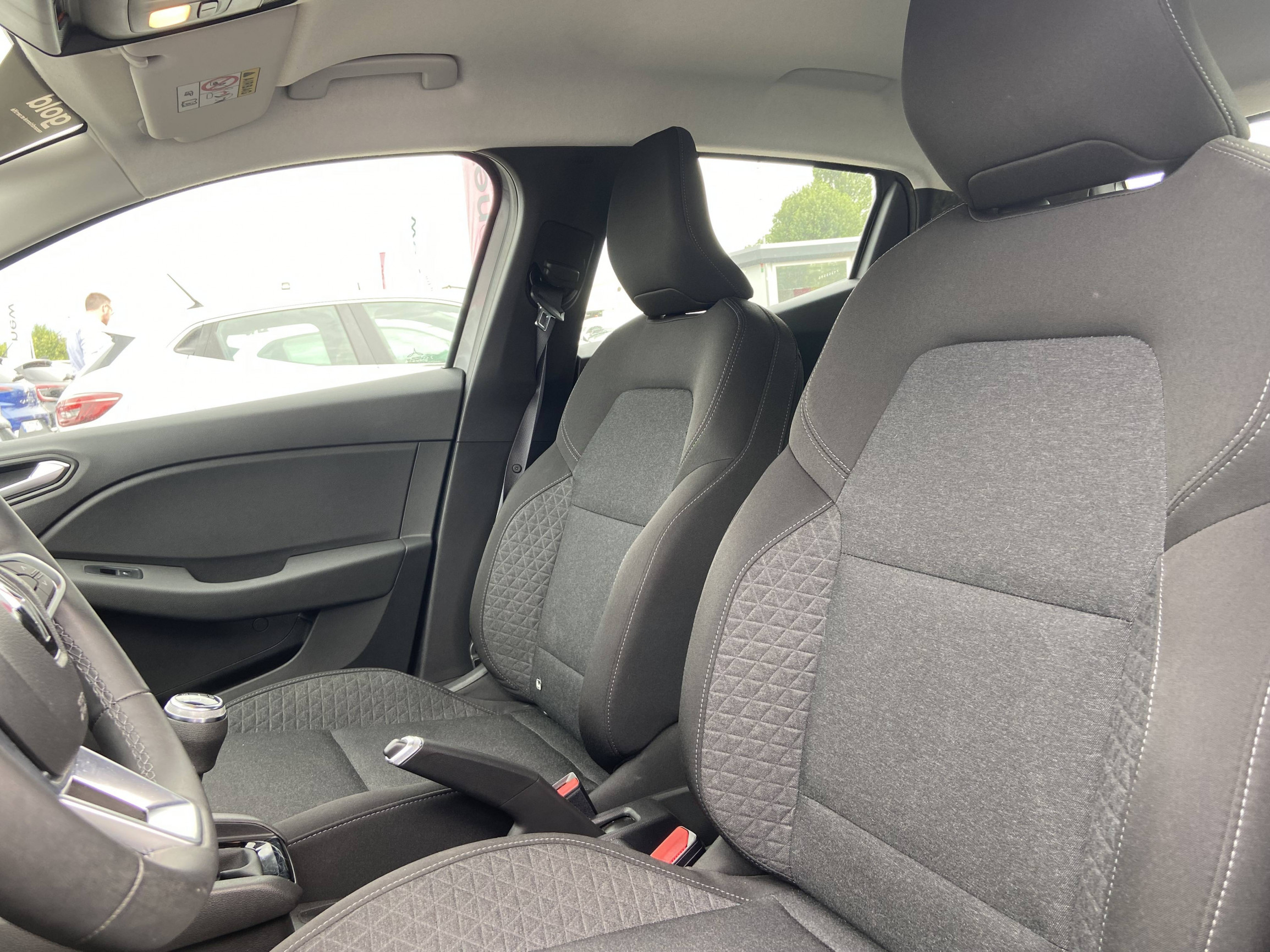 Vente en ligne Renault Clio 5 Clio TCe 90 au prix de 14 390 €