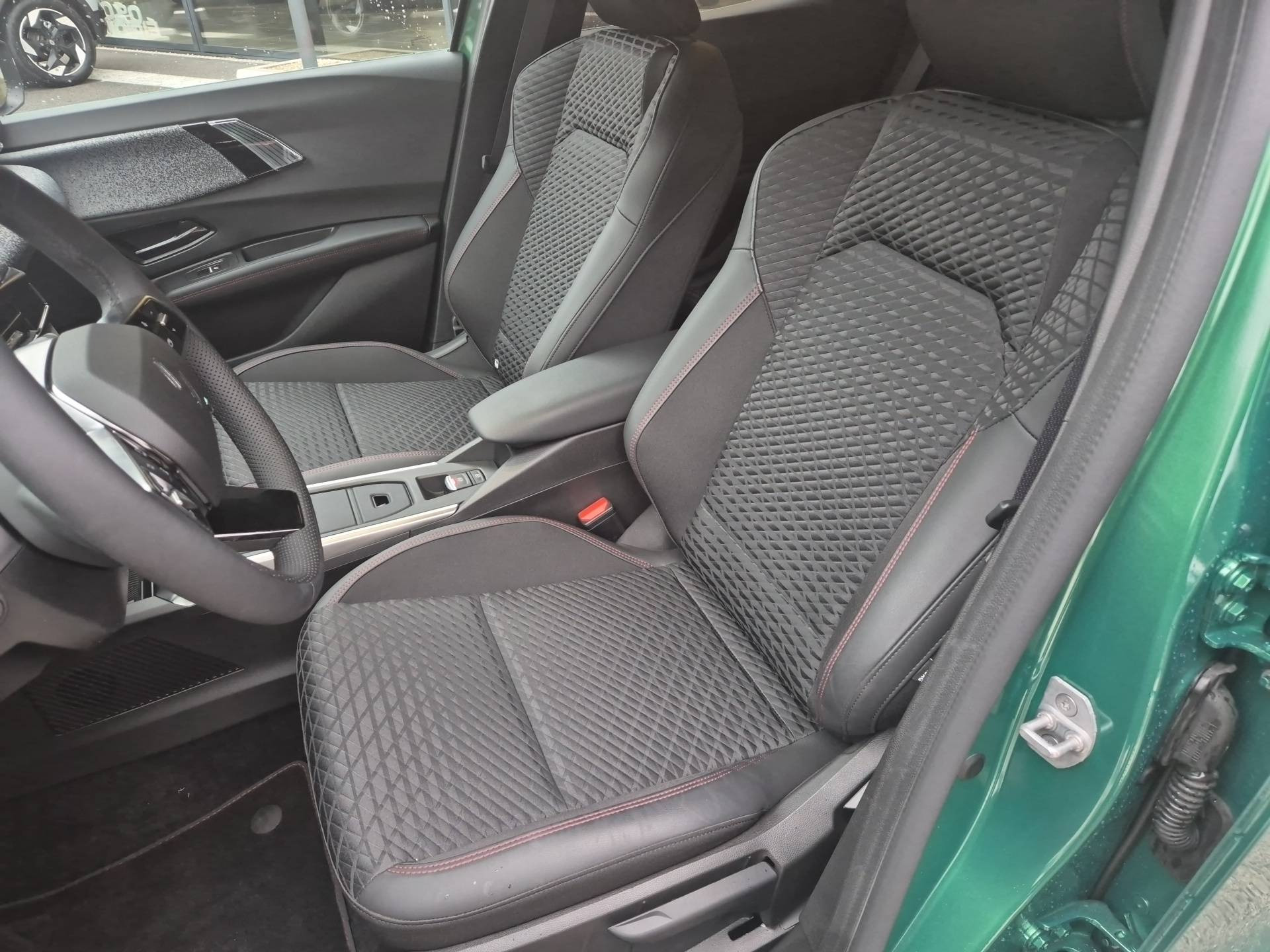 Vente en ligne Renault Clio 6 Clio E-Tech full hybrid 160 ch au prix de 28 200 €