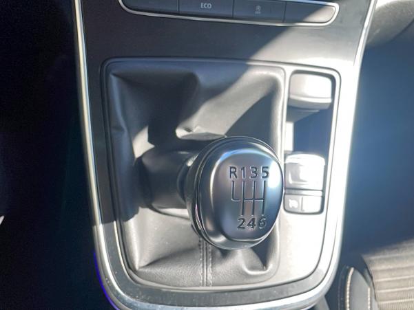 Vente en ligne Renault Scenic 4 Scenic Blue dCi 150 au prix de 17 990 €
