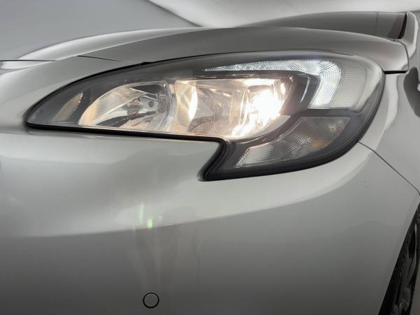 Vente en ligne Opel Corsa  1.4 90 ch au prix de 11 490 €