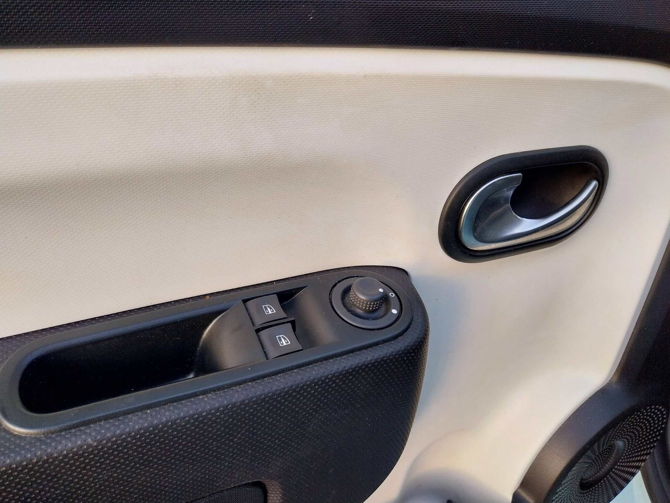 Vente en ligne Renault Twingo 3  SCe 65 au prix de 13 990 €